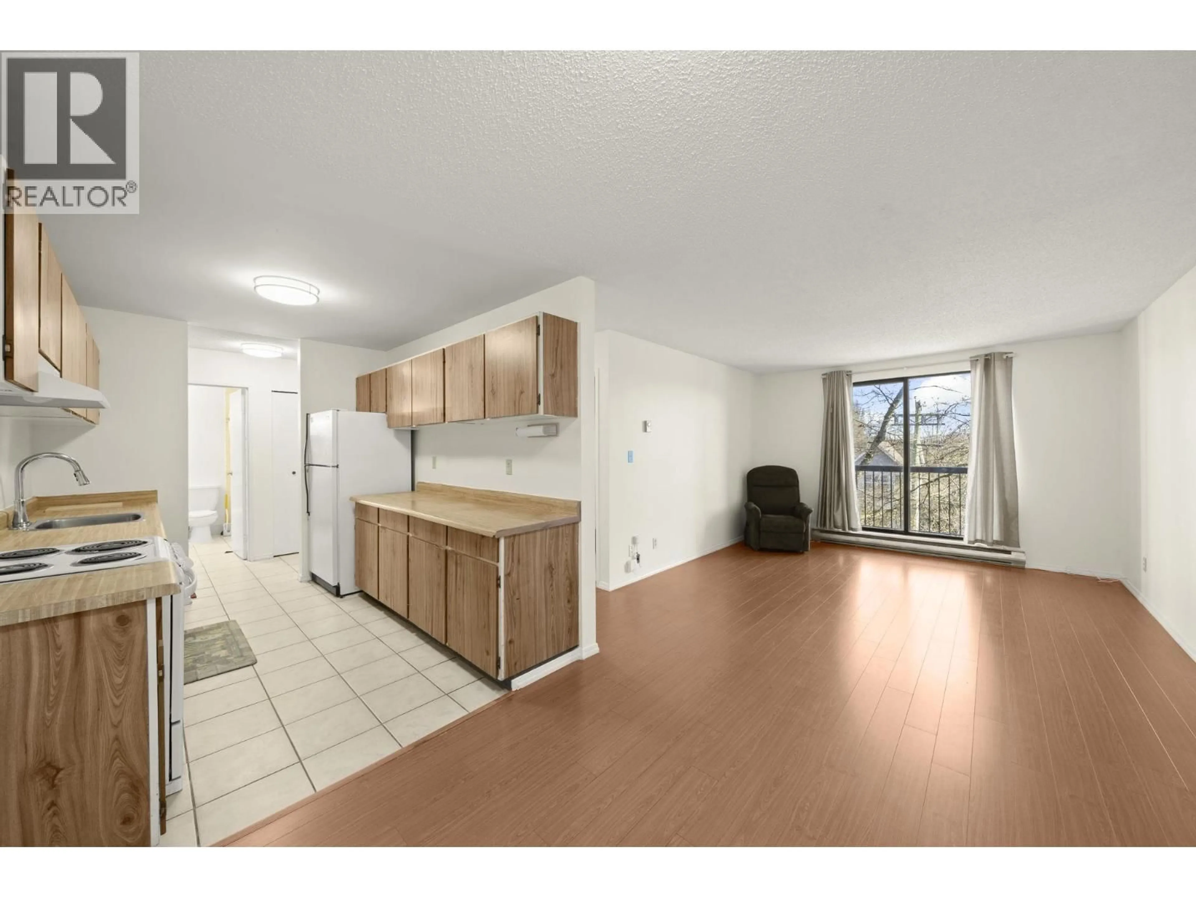 Standard kitchen, unknown for 312 - 8391 BENNETT ROAD, Richmond British Columbia V6Y1N4