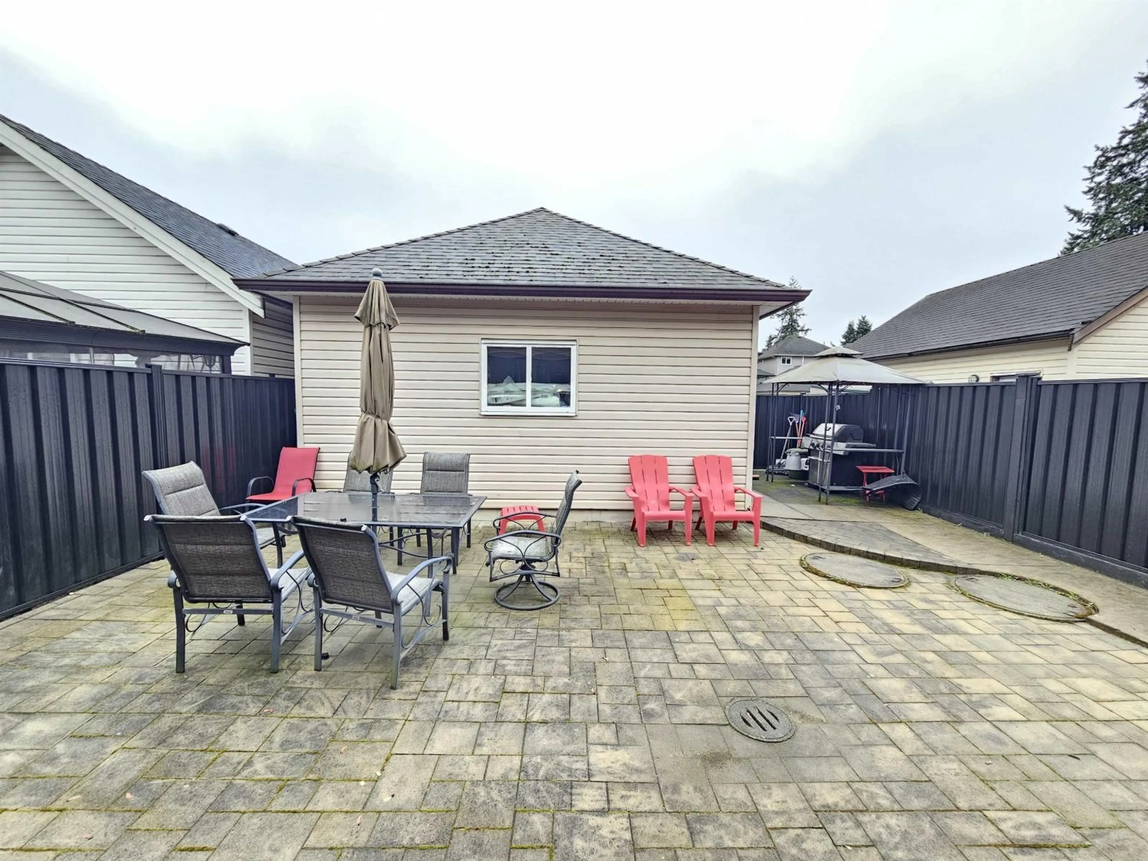 Patio, street for 10158 128 STREET, Surrey British Columbia V3T2Y9