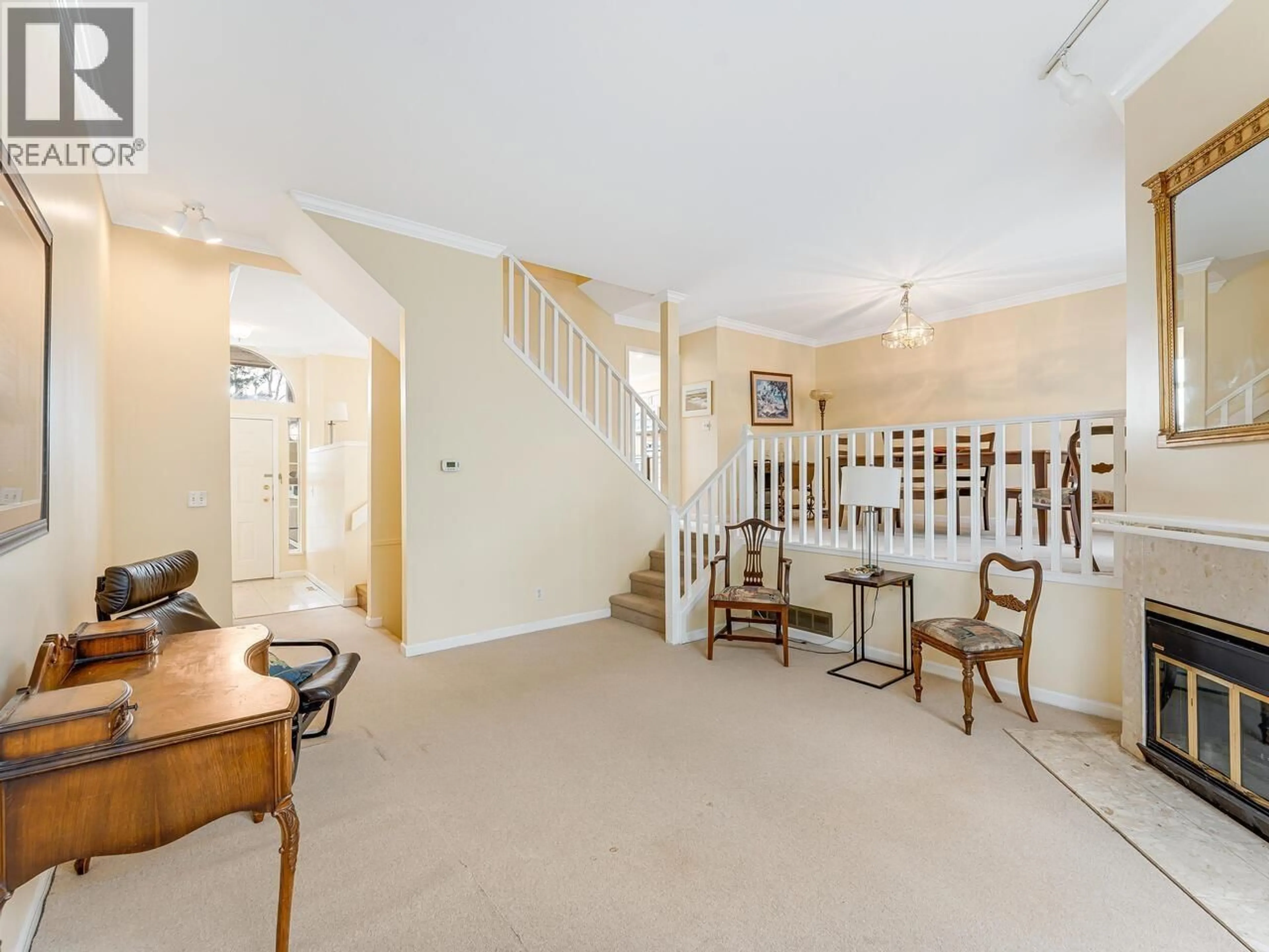 Indoor foyer for 2387 QUAYSIDE COURT, Vancouver British Columbia V5P4W2