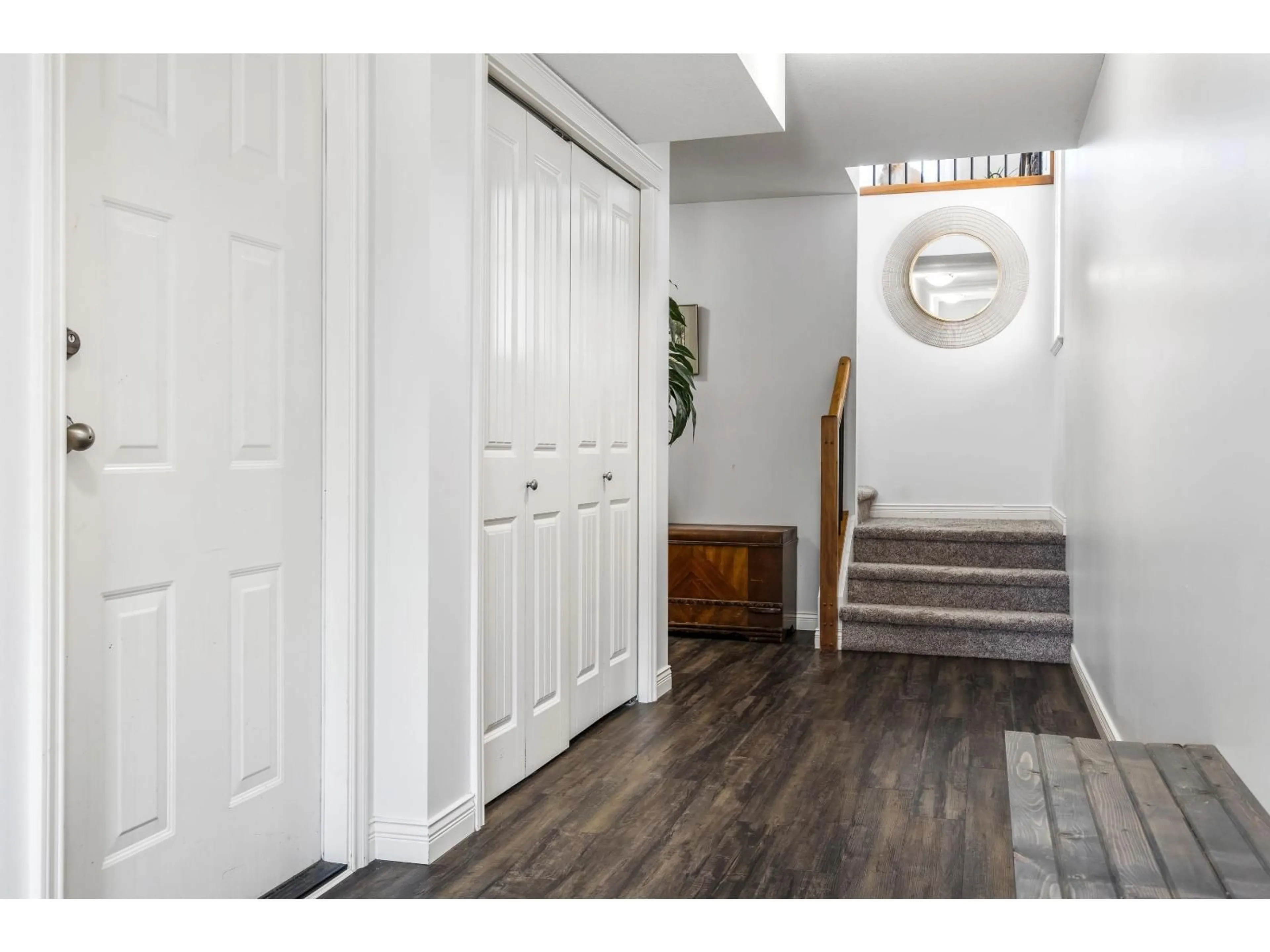 Indoor entryway for 9343 COOTE STREET, Chilliwack British Columbia V2P6B6