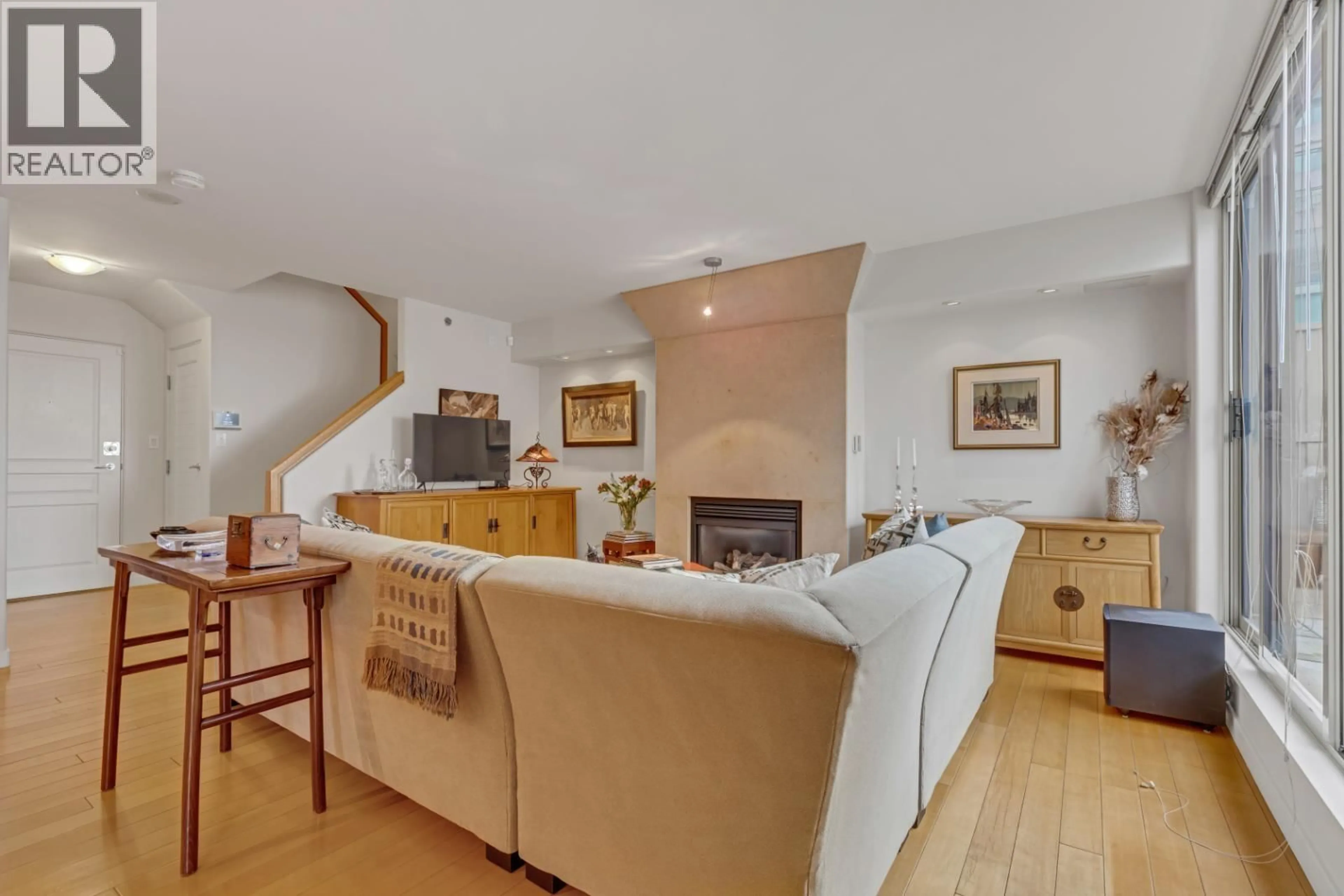 Living room with furniture, unknown for 1404 - 819 HAMILTON STREET, Vancouver British Columbia V6B6M2