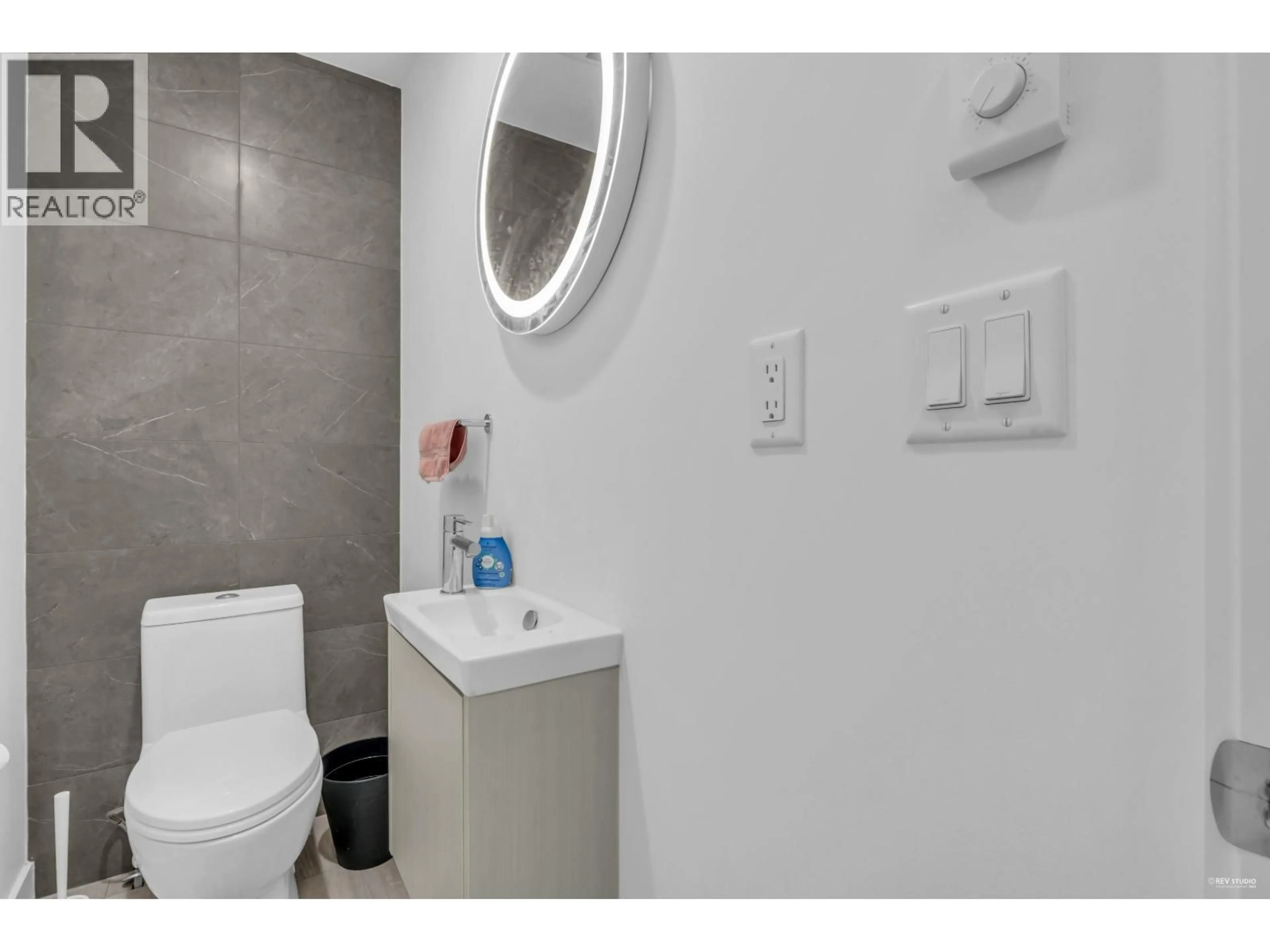 Standard bathroom, ceramic/tile floor for 116 - 678 FAIRVIEW STREET, Coquitlam British Columbia V3J0N1