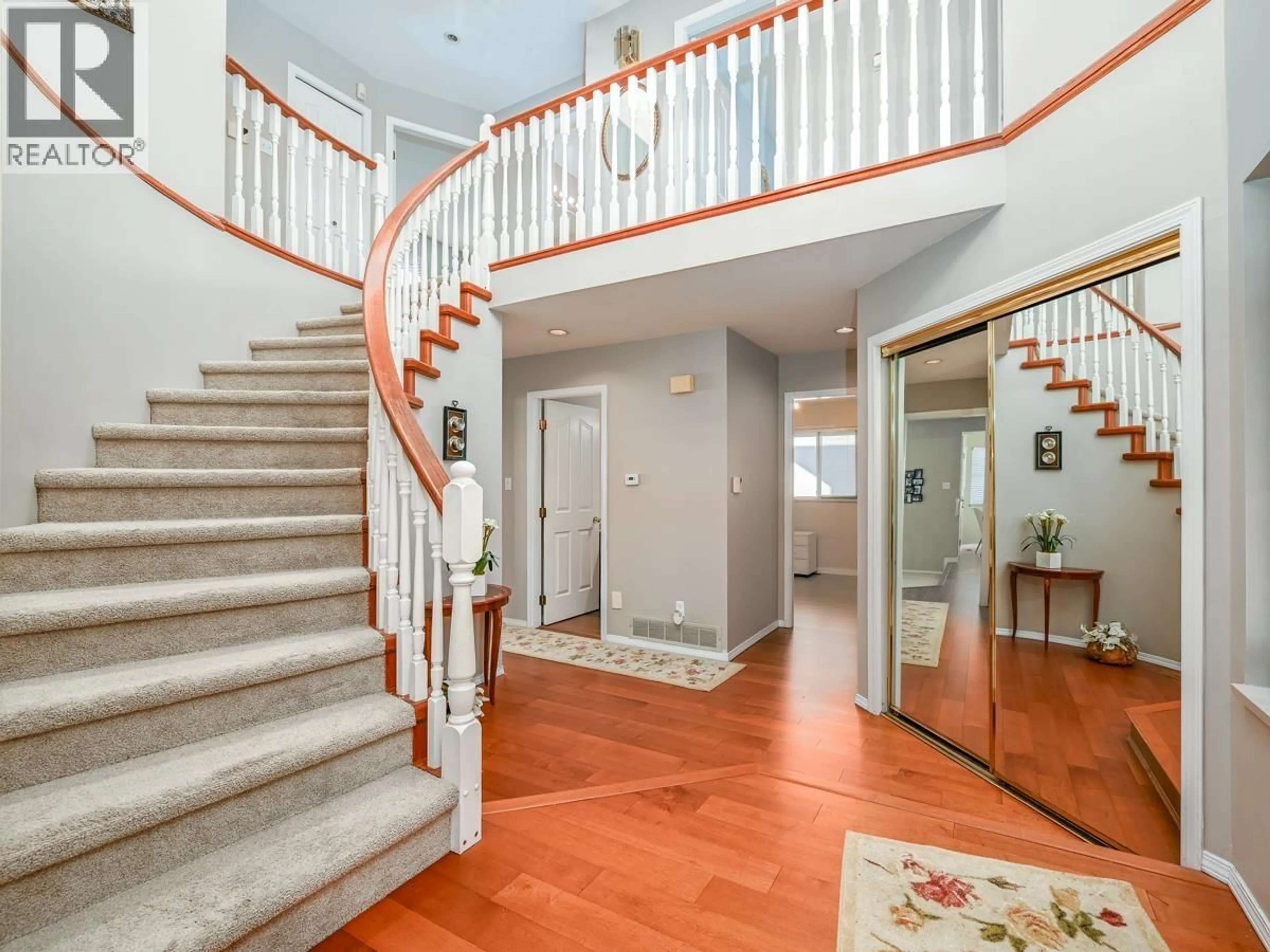 Indoor foyer for 3108 FISHER COURT, Coquitlam British Columbia V3E2R8