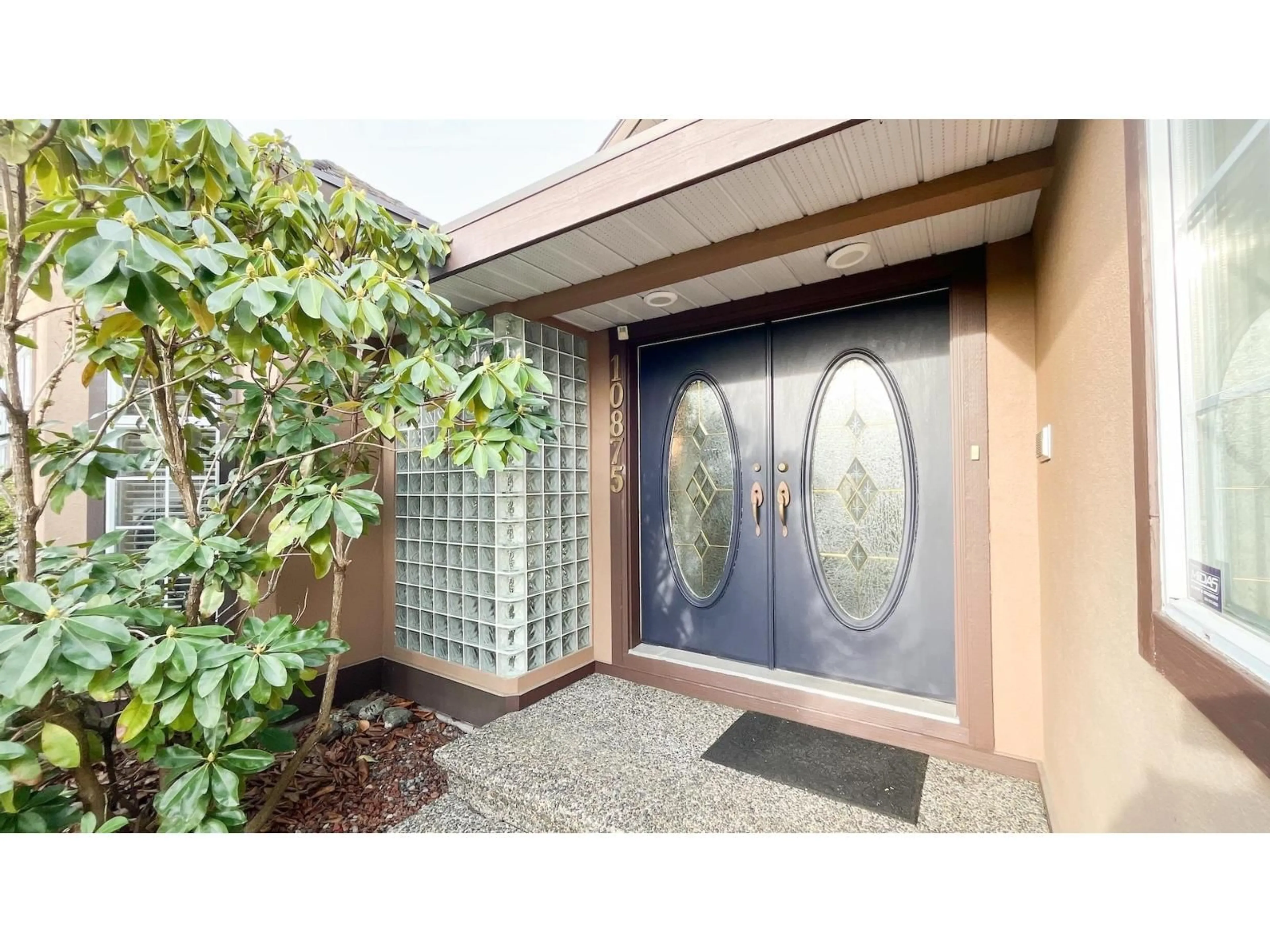 Indoor entryway for 10875 163 STREET, Surrey British Columbia V4N1N8