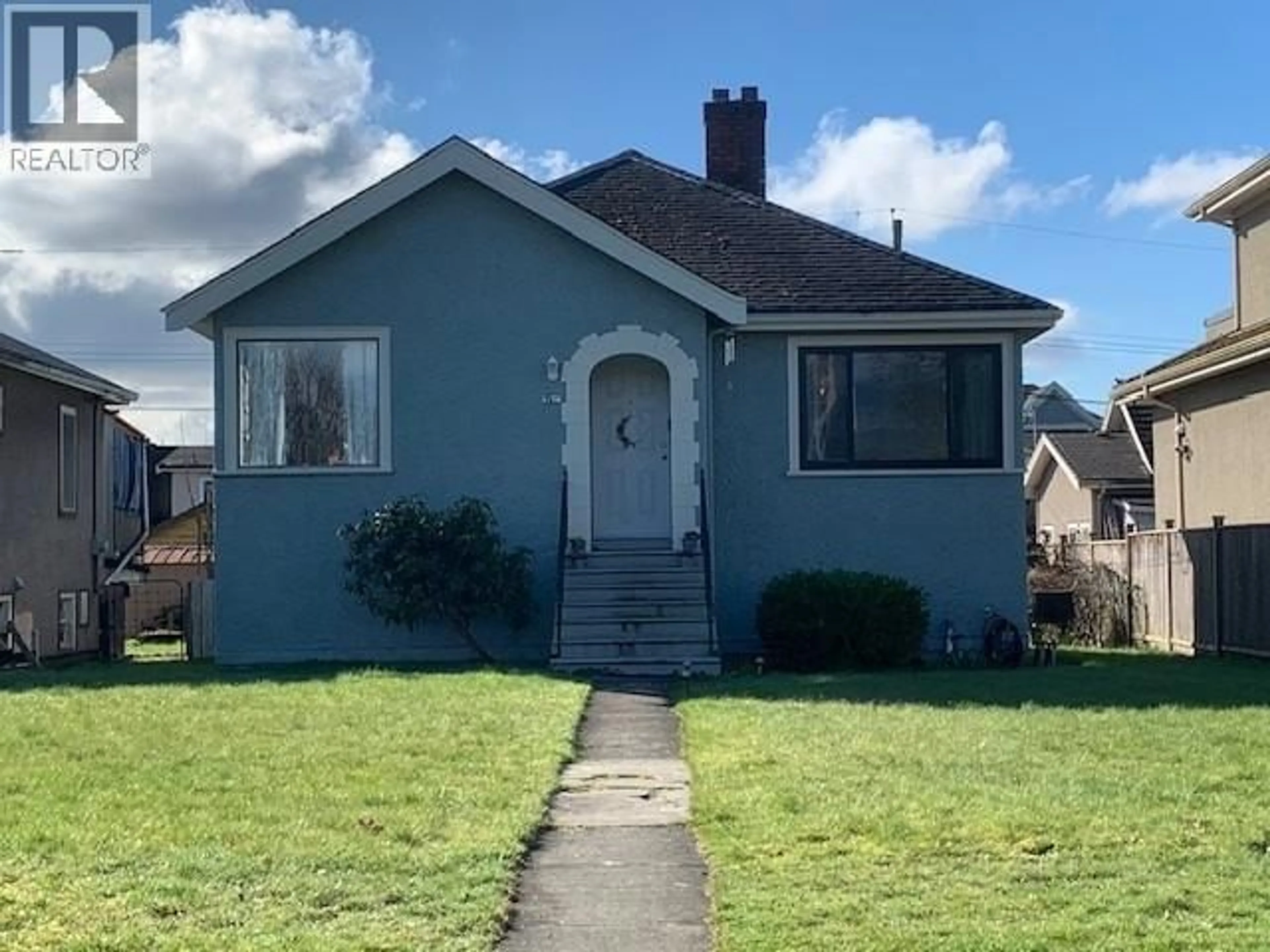 Home with vinyl exterior material, street for 3178 PENDER STREET, Vancouver British Columbia V5K2C4