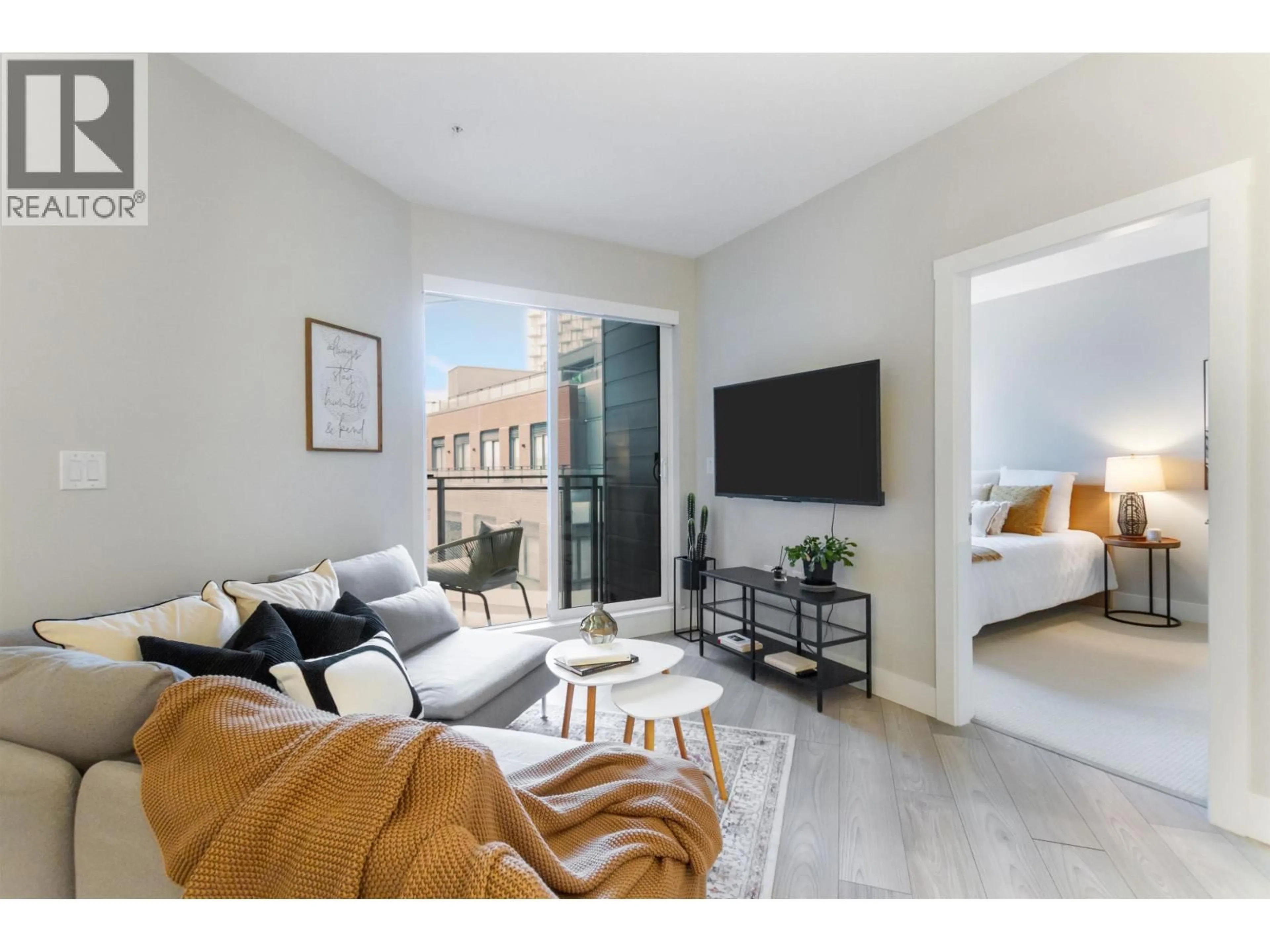 Living room with furniture, unknown for 513 - 3588 SAWMILL CRESCENT, Vancouver British Columbia V5S0H5