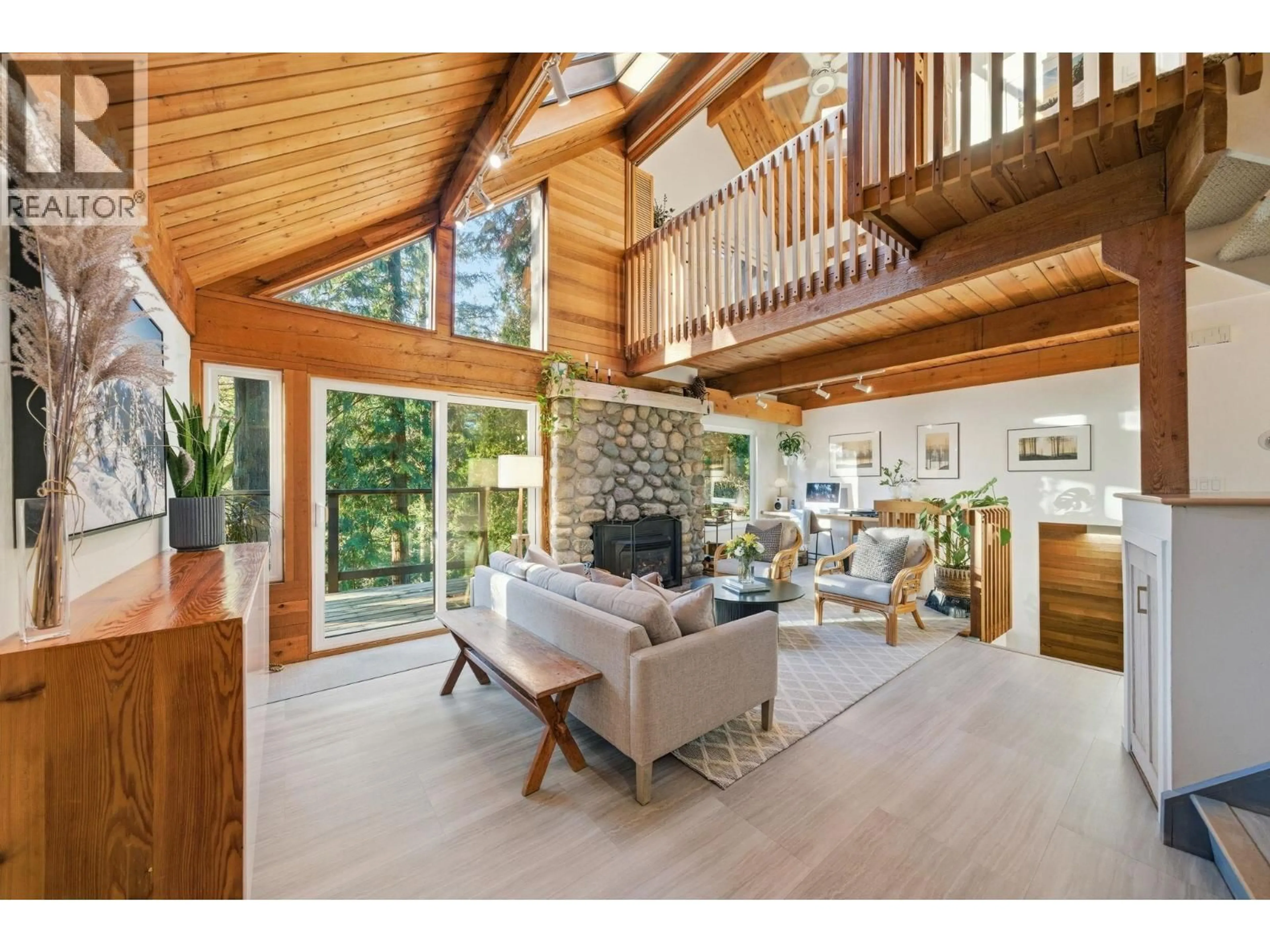 Unknown for 1616 ROXBURY ROAD, North Vancouver British Columbia V7G2B2