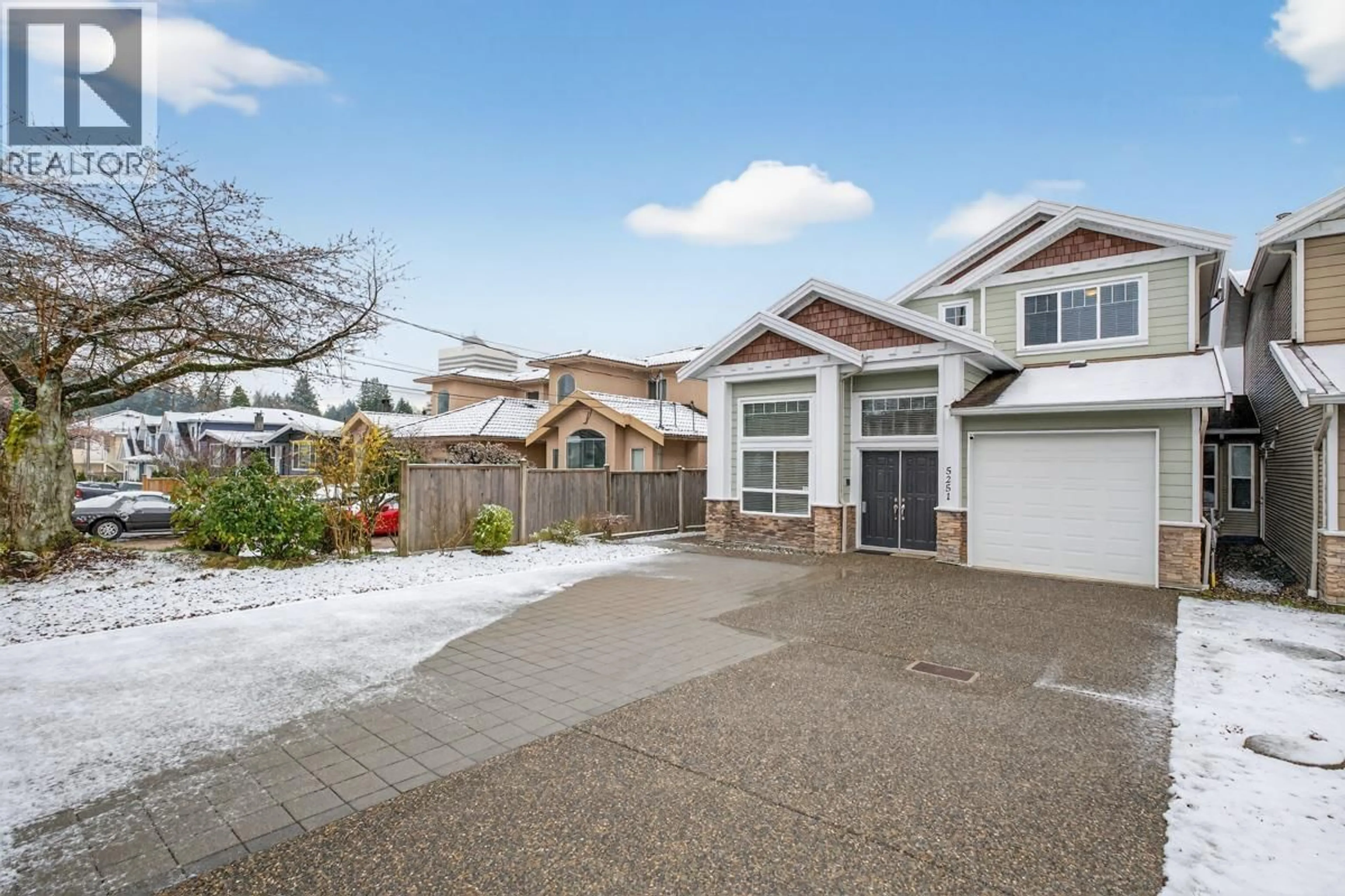 A pic from outside/outdoor area/front of a property/back of a property/a pic from drone, street for 5251 CHESHAM AVENUE, Burnaby British Columbia V5H2L1