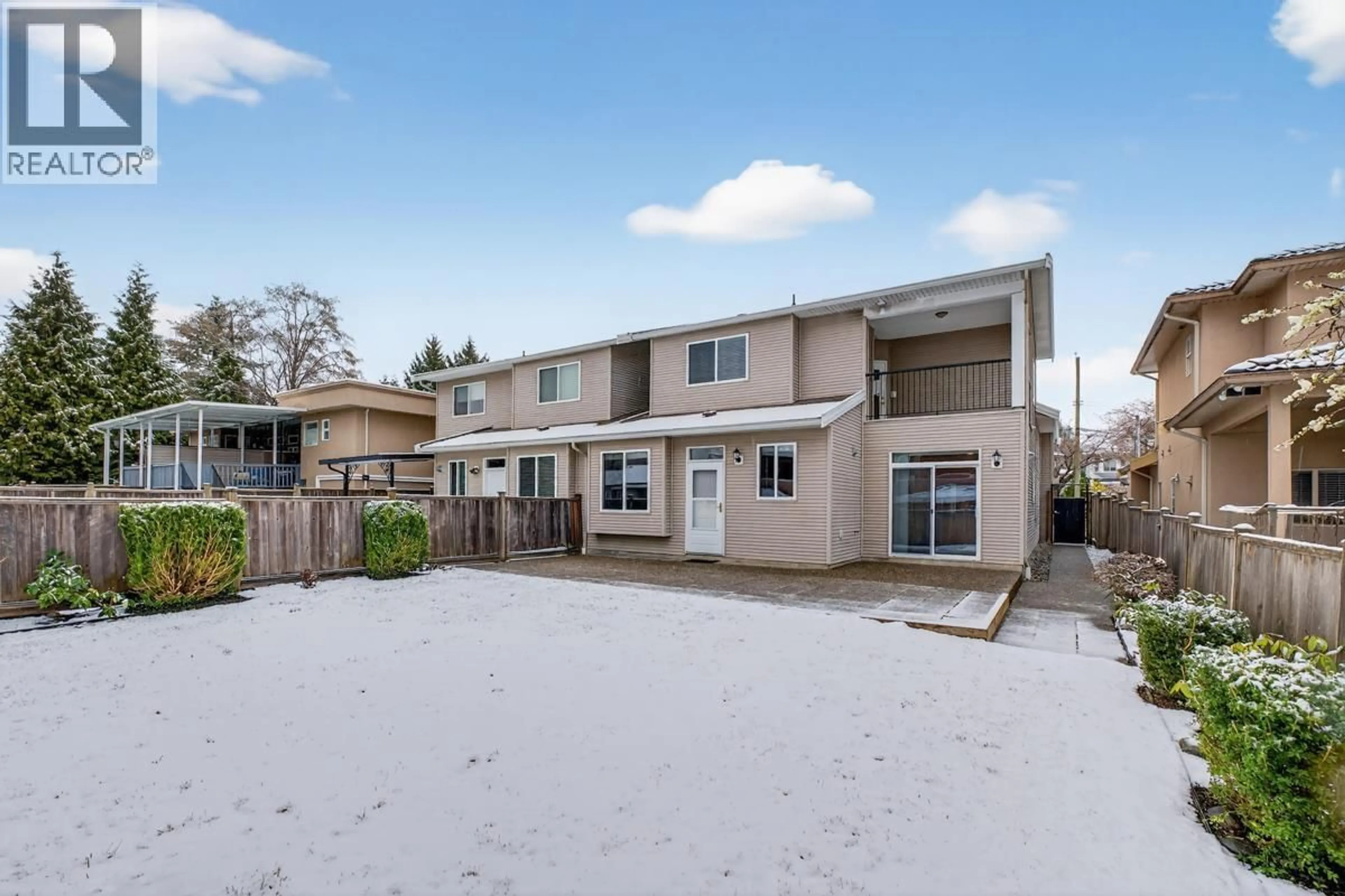 A pic from outside/outdoor area/front of a property/back of a property/a pic from drone, street for 5251 CHESHAM AVENUE, Burnaby British Columbia V5H2L1