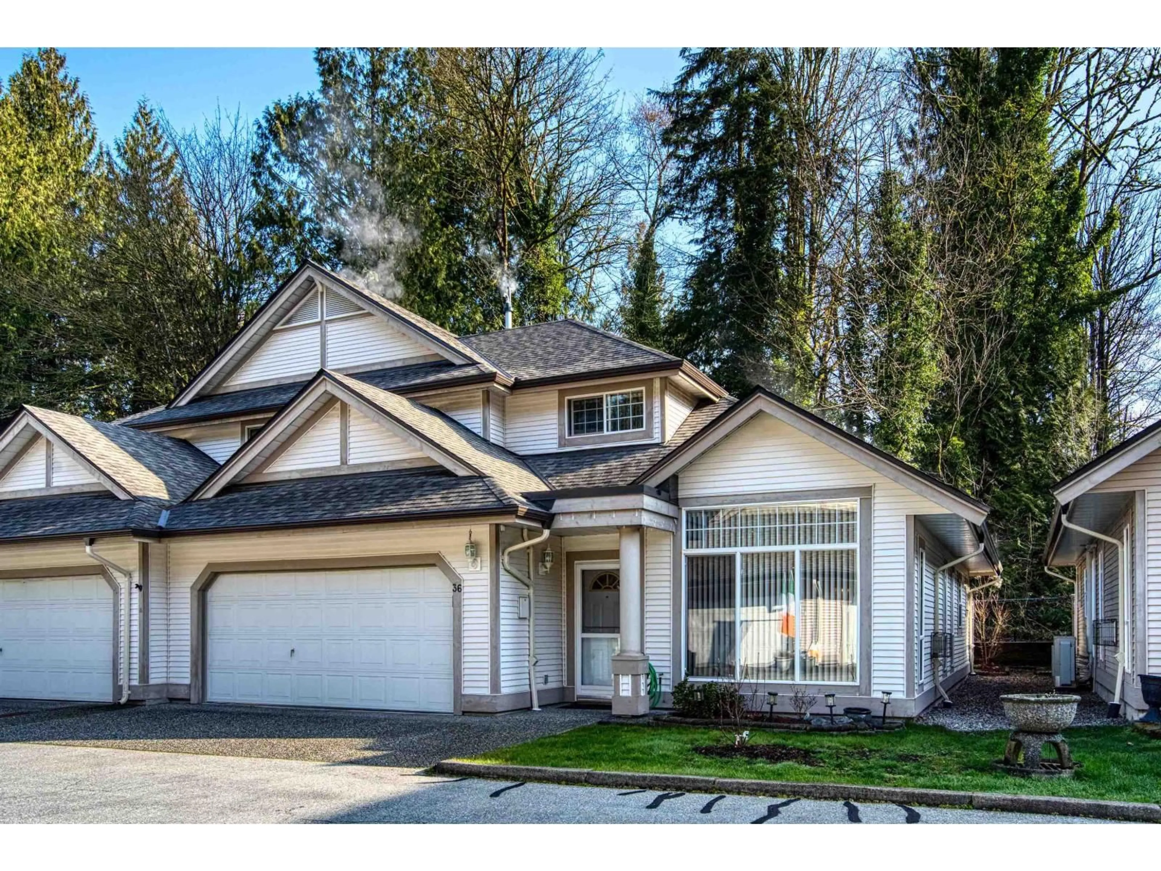 Home with vinyl exterior material, street for 36 - 9025 216 STREET, Langley British Columbia V1M2Z8