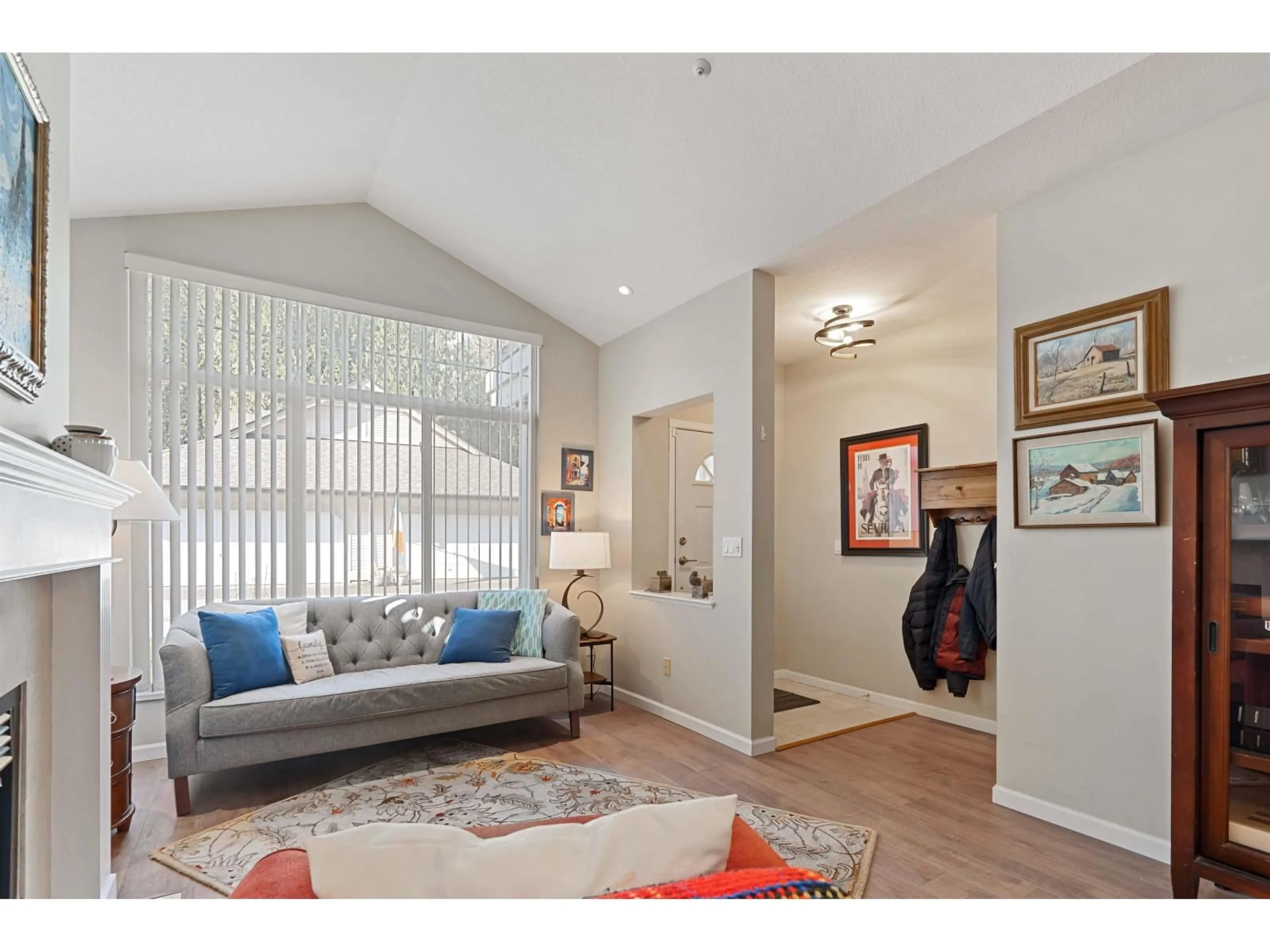 Living room with furniture, unknown for 36 - 9025 216 STREET, Langley British Columbia V1M2Z8