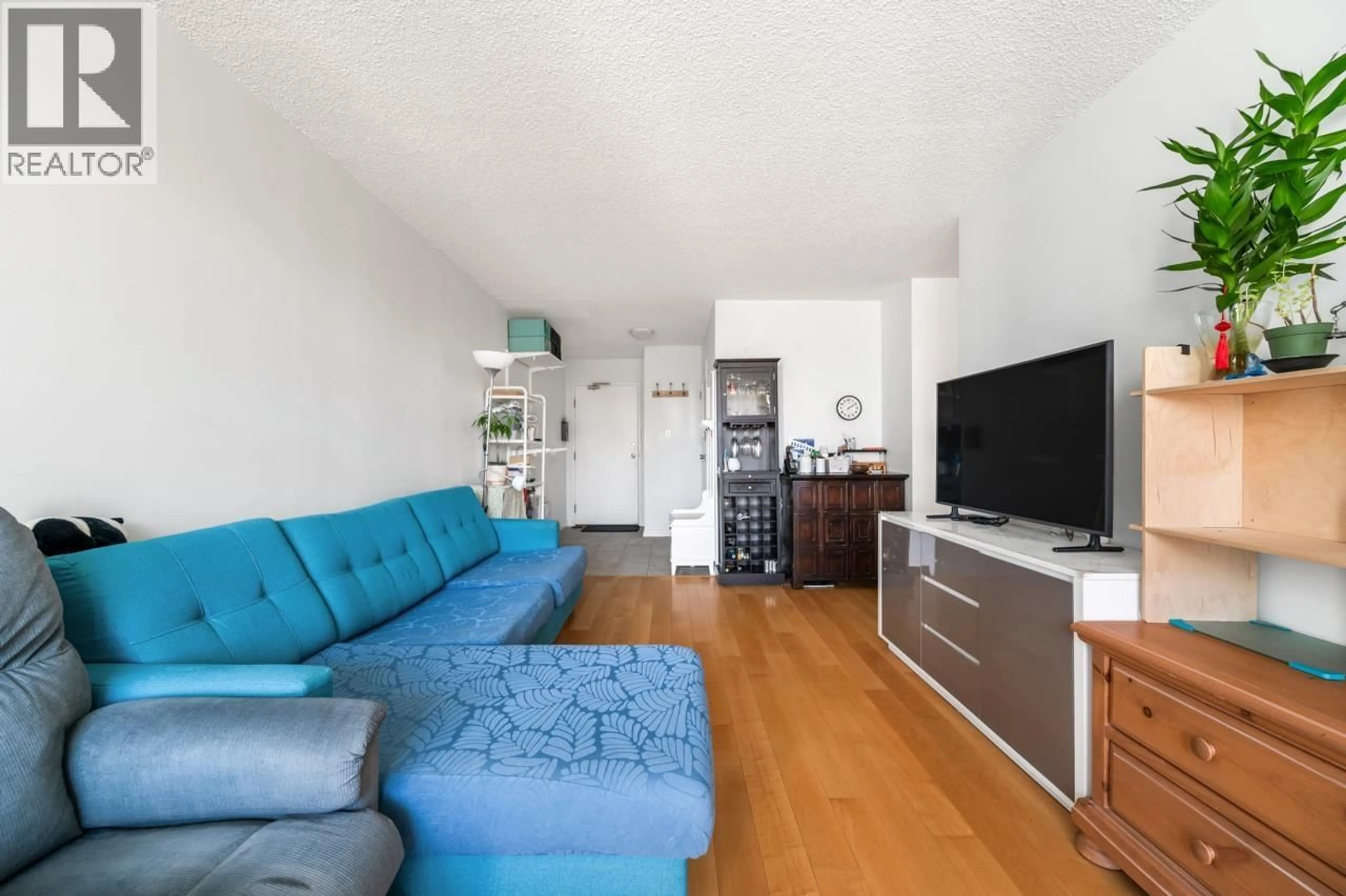Living room with furniture, unknown for 304 - 7100 GILBERT ROAD, Richmond British Columbia V7C5C3