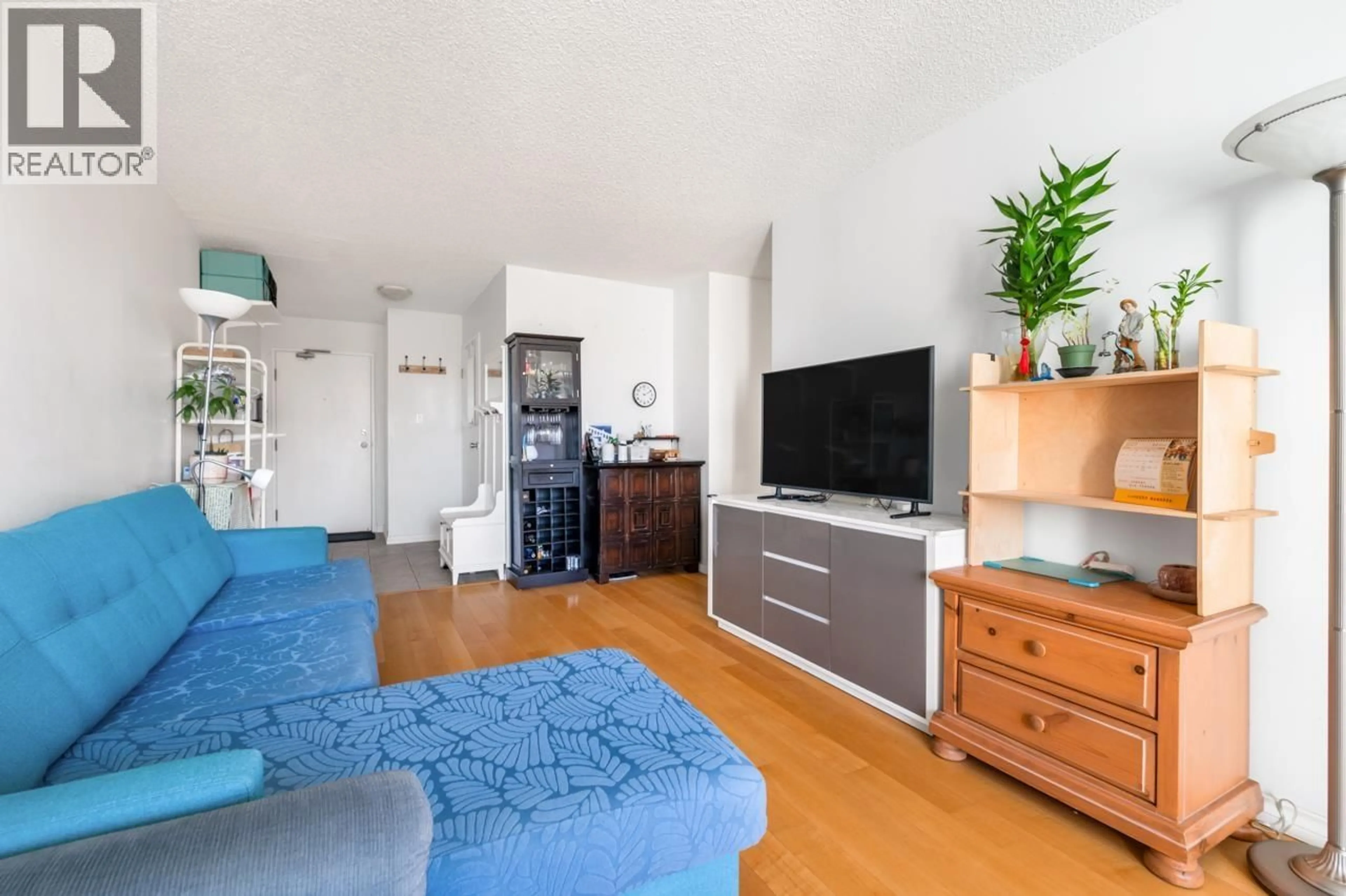 Living room with furniture, unknown for 304 - 7100 GILBERT ROAD, Richmond British Columbia V7C5C3