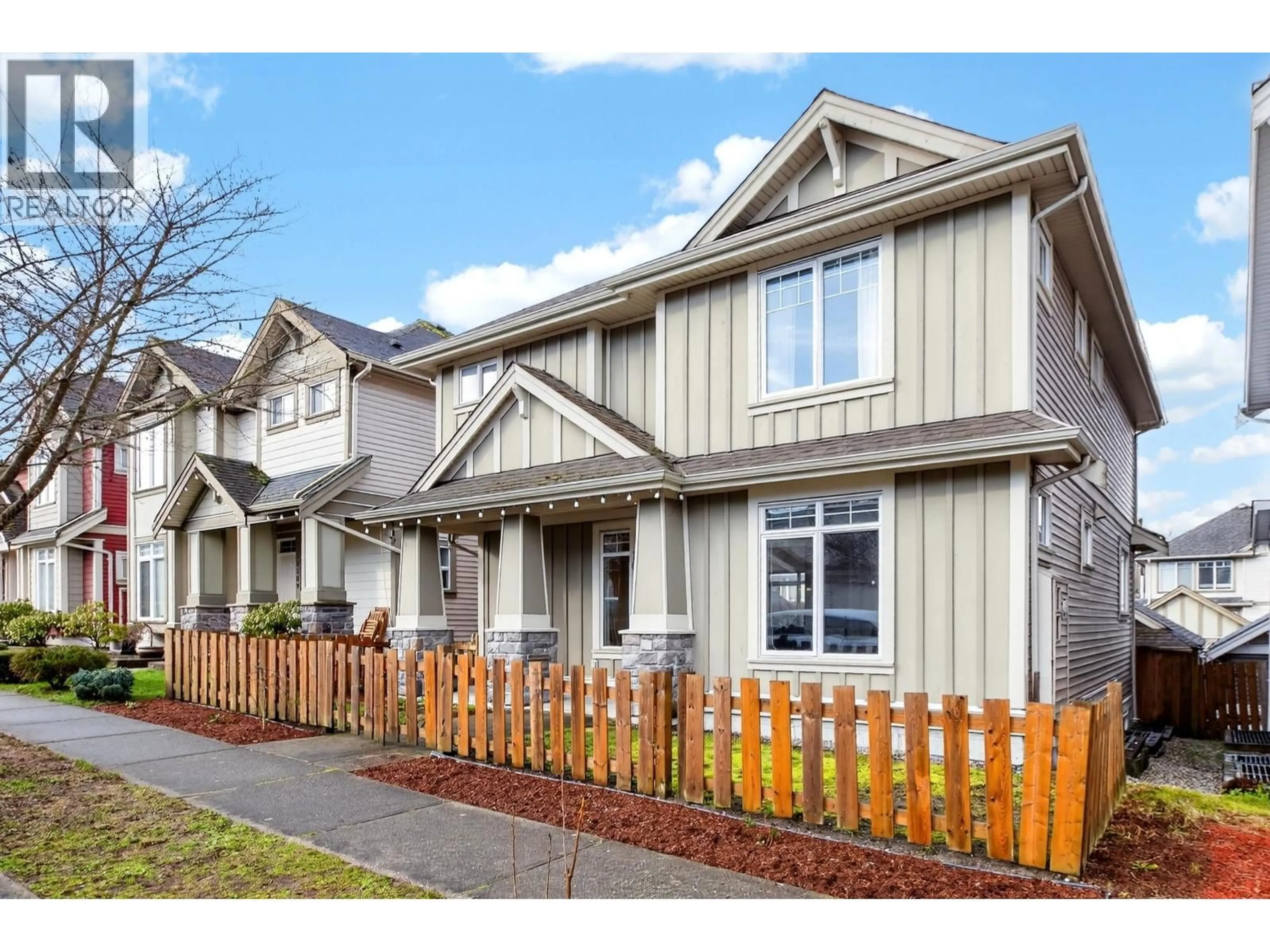 Home with vinyl exterior material, street for 10115 240A STREET, Maple Ridge British Columbia V2W0E7