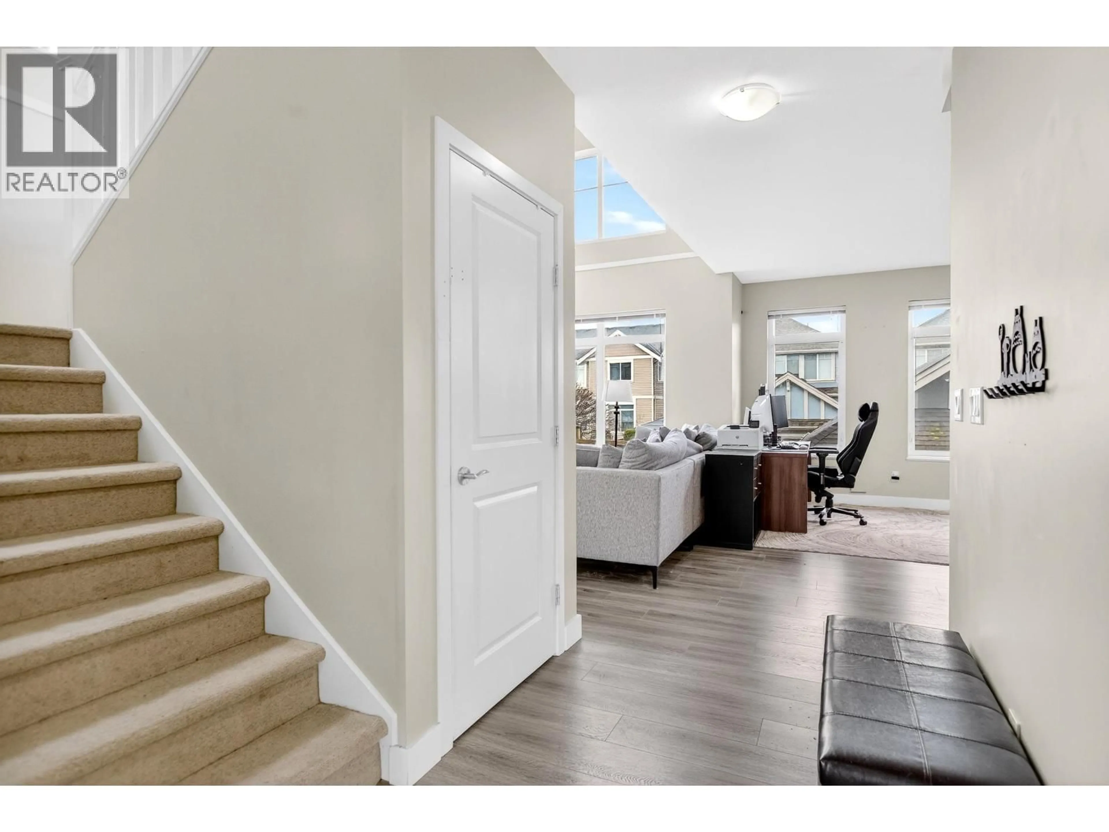 Indoor entryway for 10115 240A STREET, Maple Ridge British Columbia V2W0E7