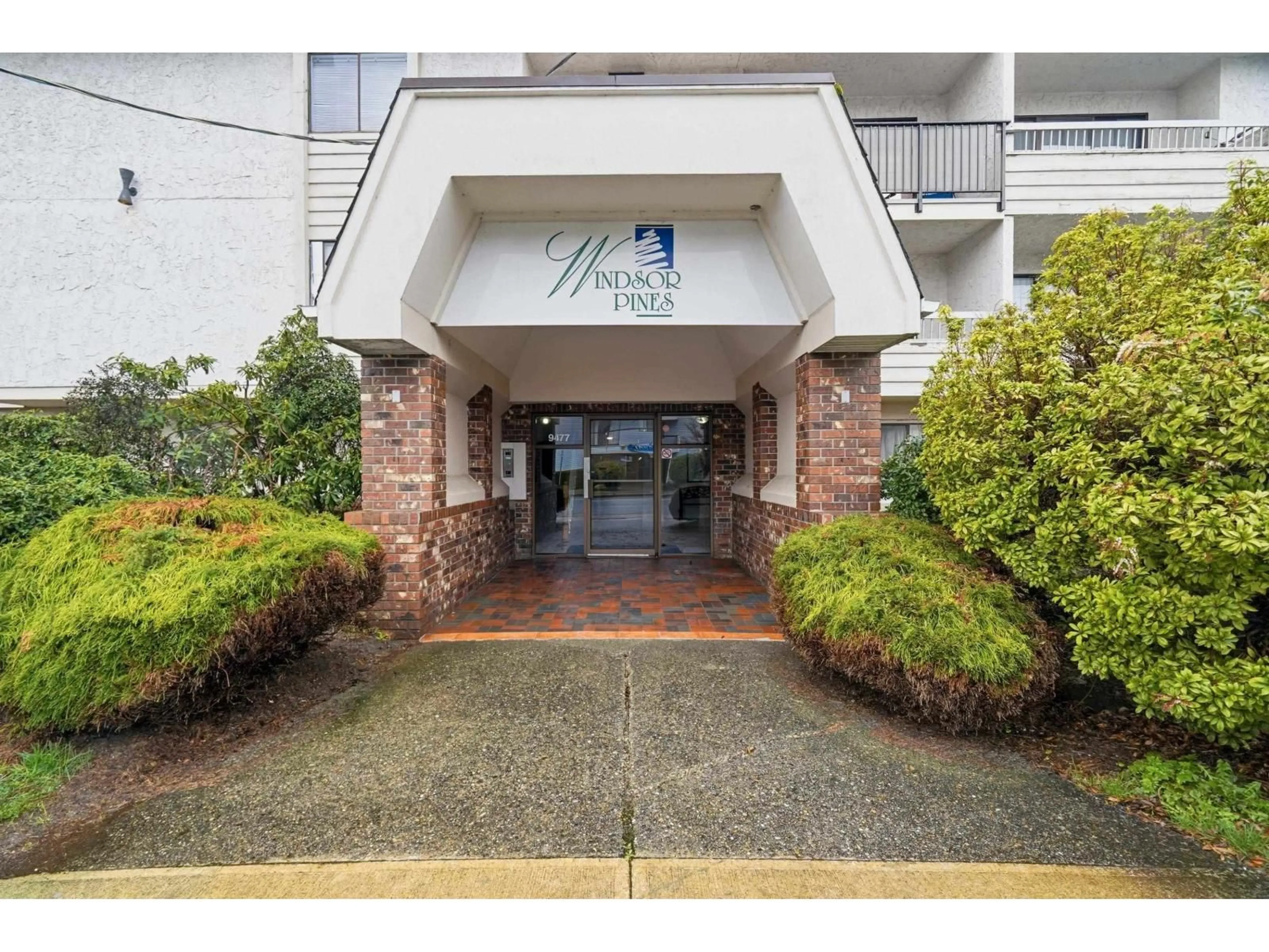 Indoor foyer for 107 - 9477 COOK STREET, Chilliwack British Columbia V2P4J8