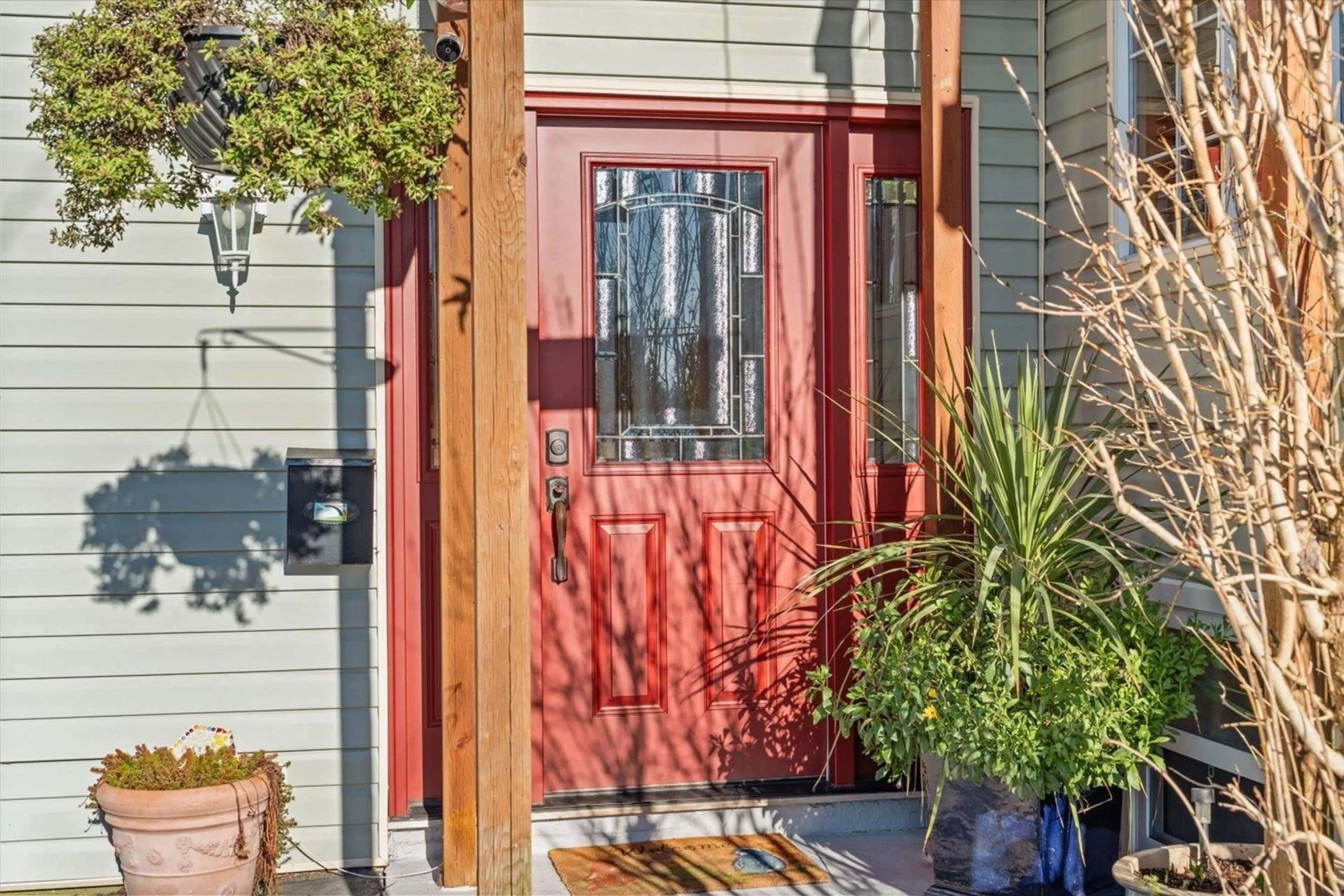 Indoor entryway for 32485 MCRAE AVENUE, Mission British Columbia V2V2L6