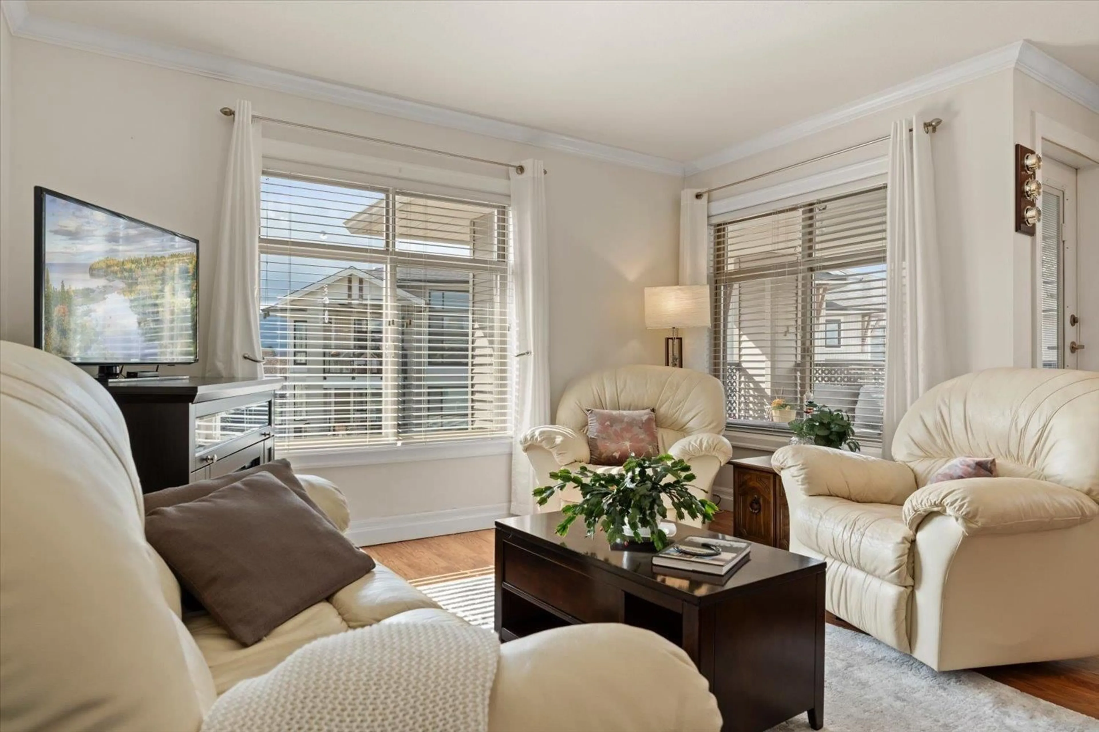 Living room with furniture, unknown for 404 - 45769 STEVENSON ROAD, Chilliwack British Columbia V2R5Z2