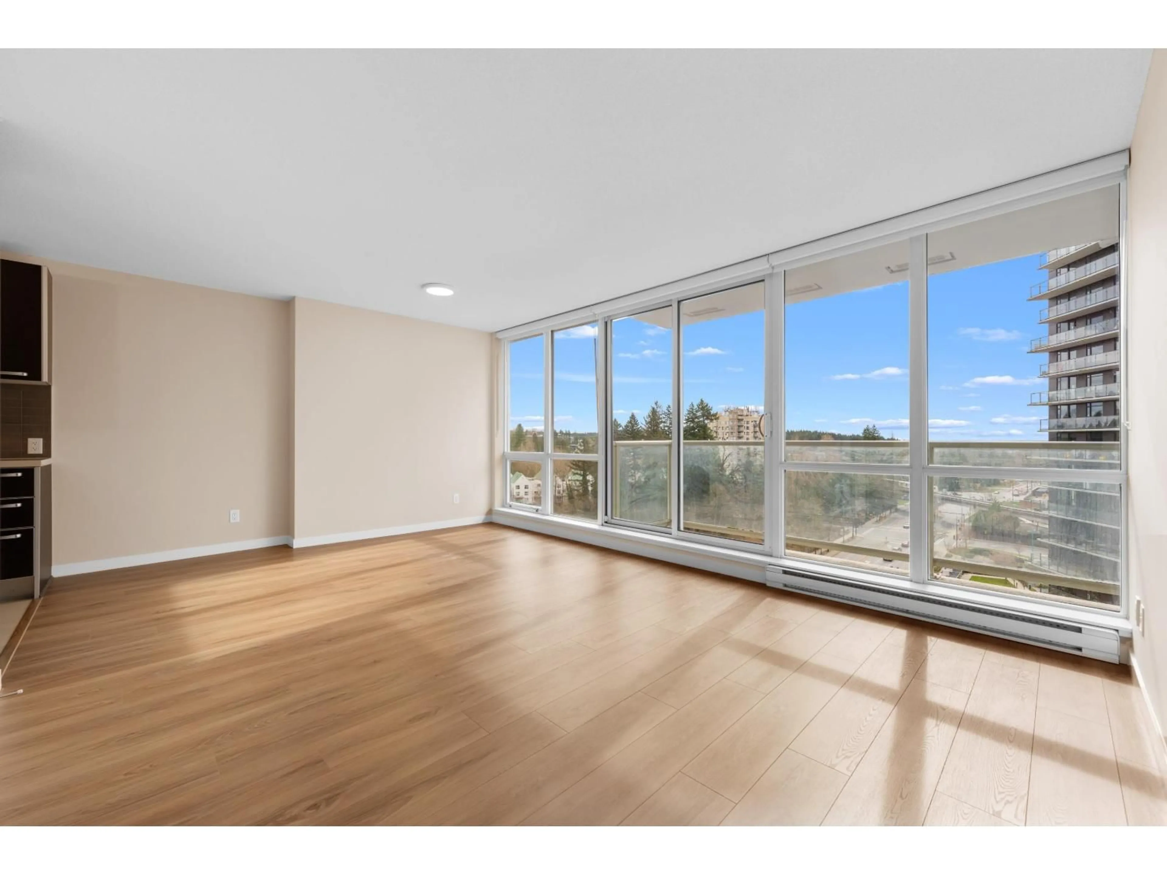 A pic of a room for 1105 - 9981 WHALLEY BOULEVARD, Surrey British Columbia V3T0G6