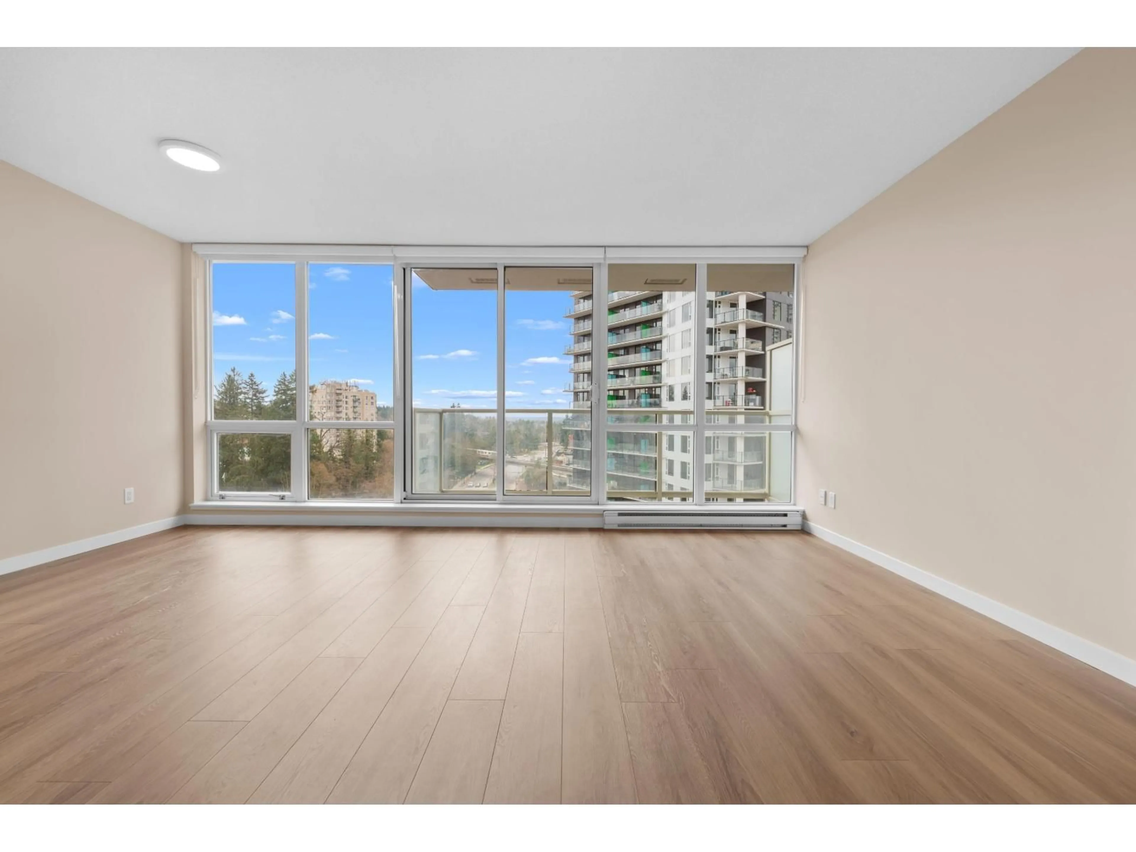 A pic of a room for 1105 - 9981 WHALLEY BOULEVARD, Surrey British Columbia V3T0G6