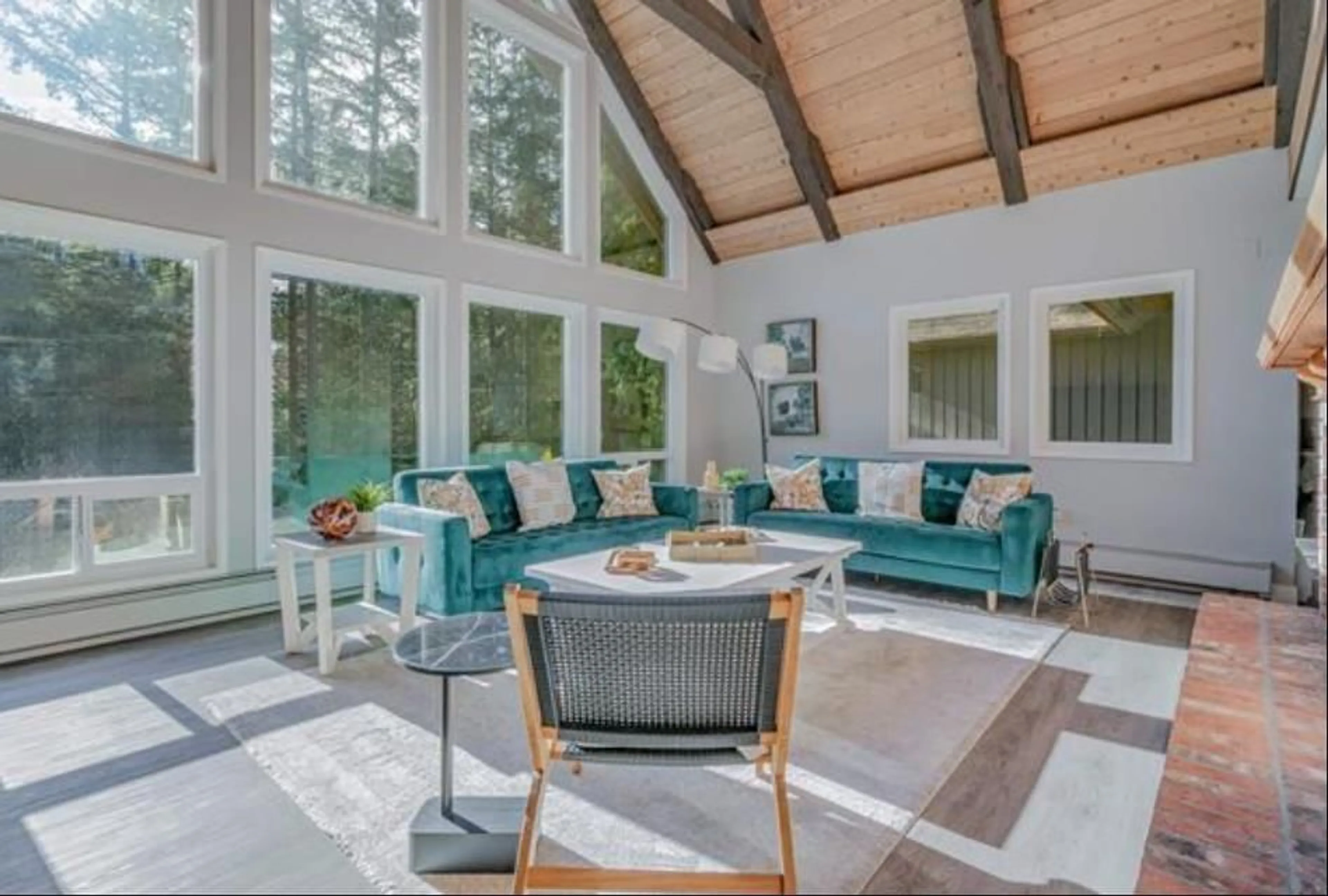 Living room with furniture, unknown for 20264 27 AVENUE, Langley British Columbia V2Z1X3