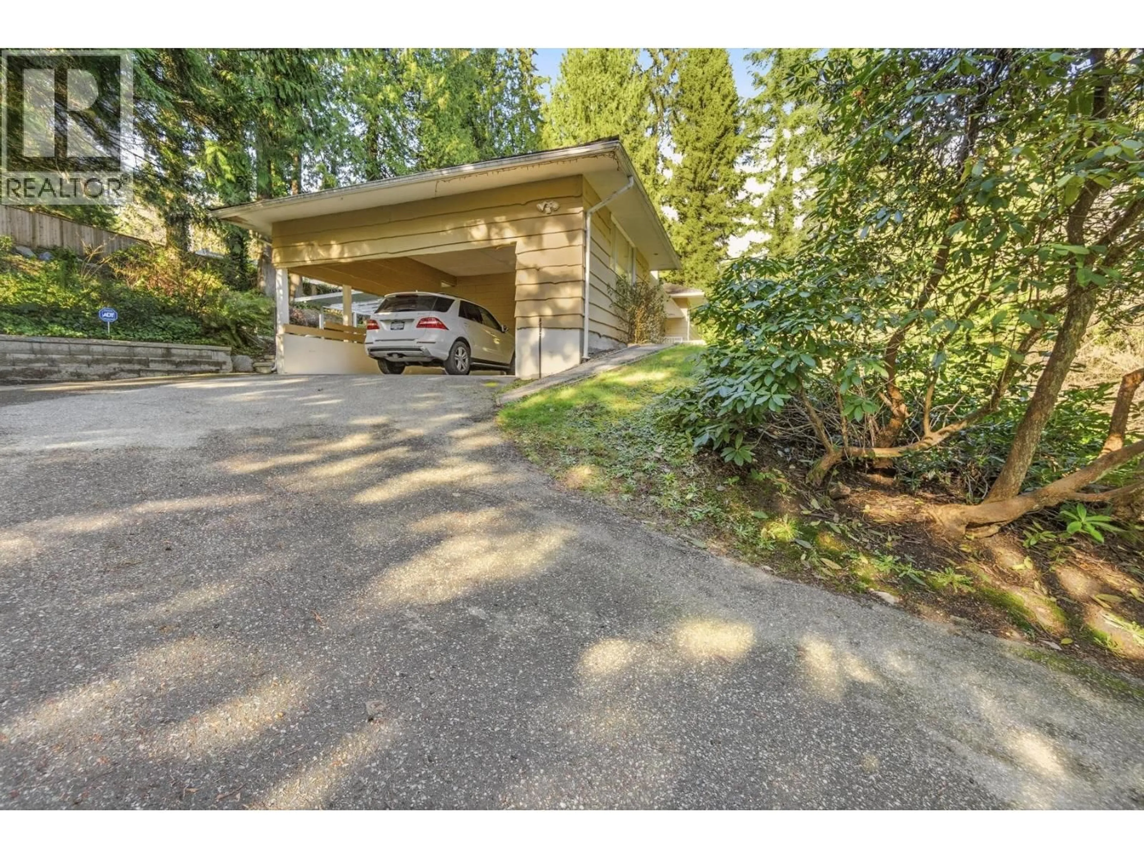 Indoor garage for 315 STEVENS DRIVE, West Vancouver British Columbia V7S1C7