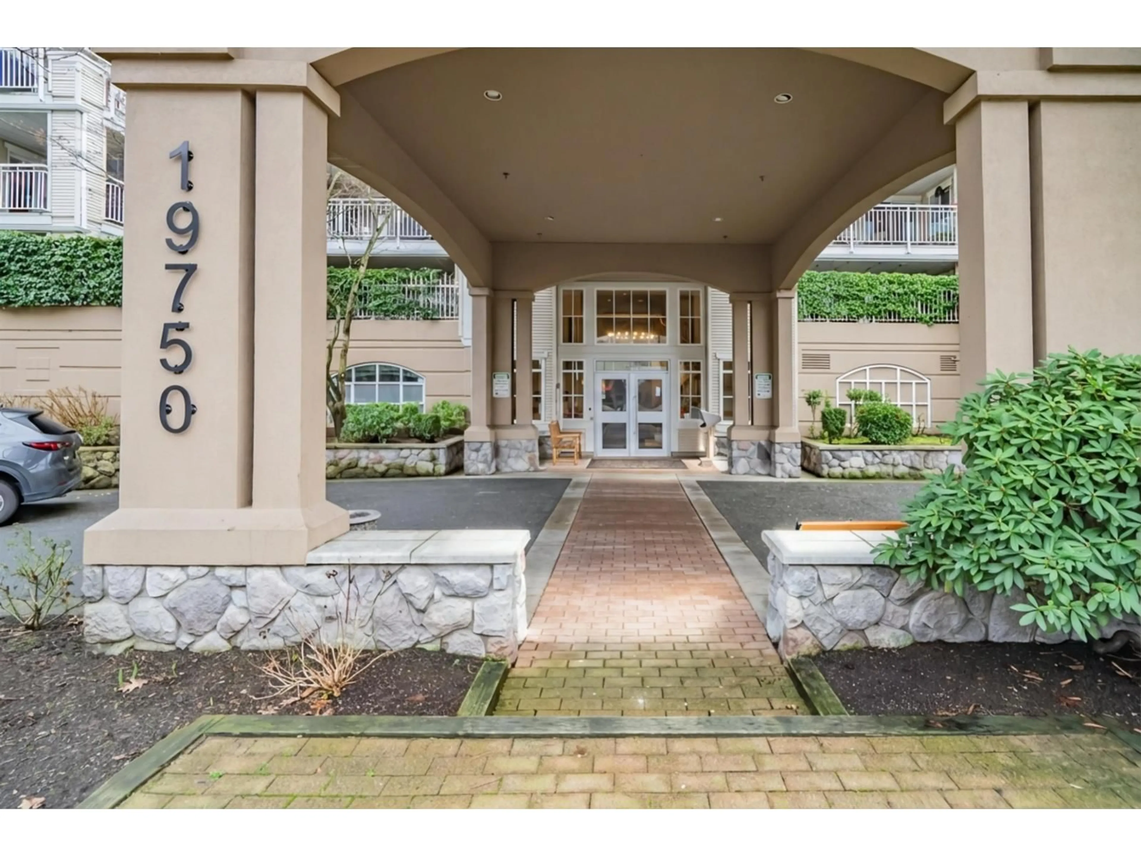 Unknown for 321 - 19750 64 AVENUE, Langley British Columbia V2Y2T1