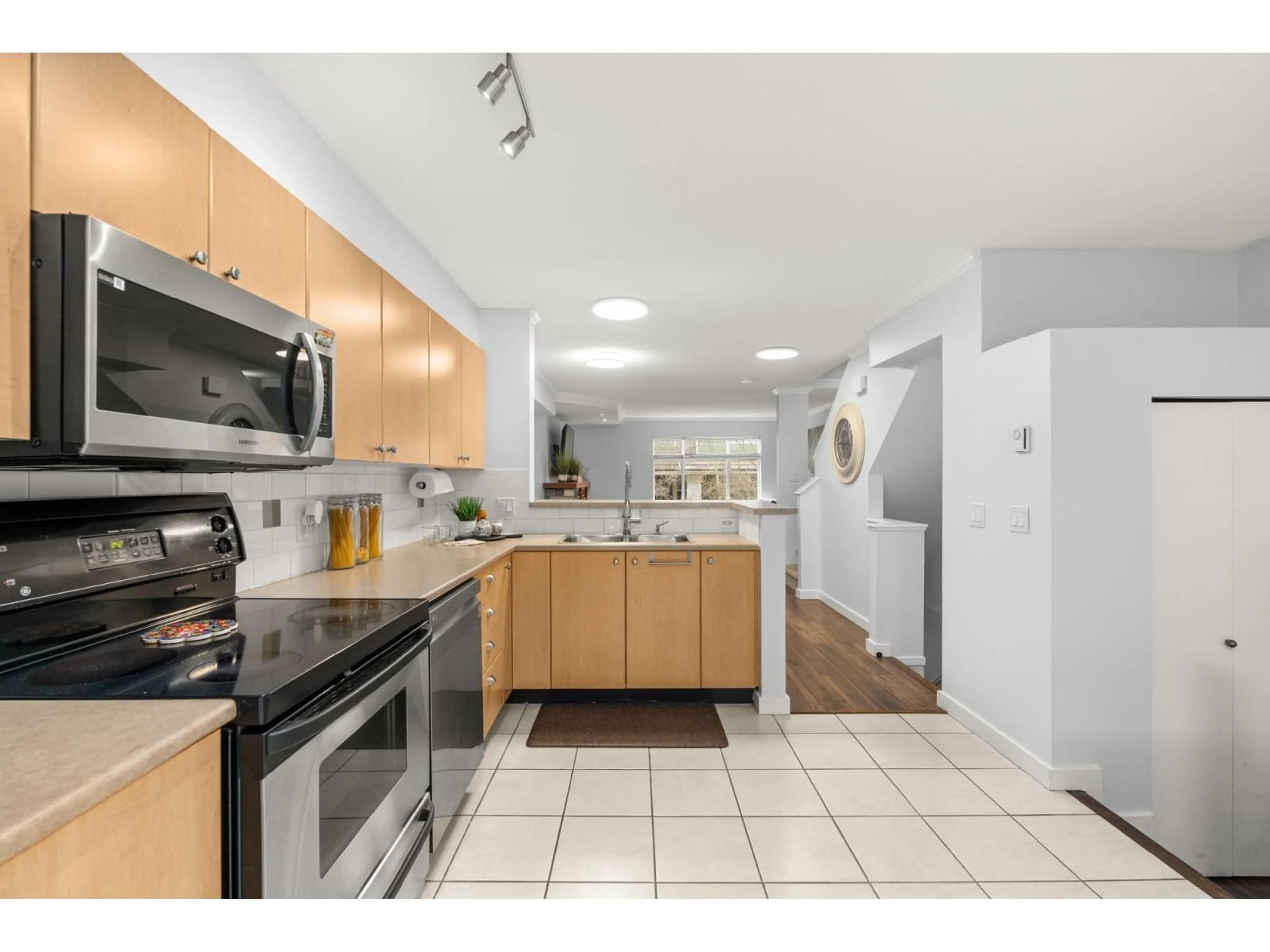 Unknown for 7 - 15233 34TH AVENUE, Surrey British Columbia V3S2T7