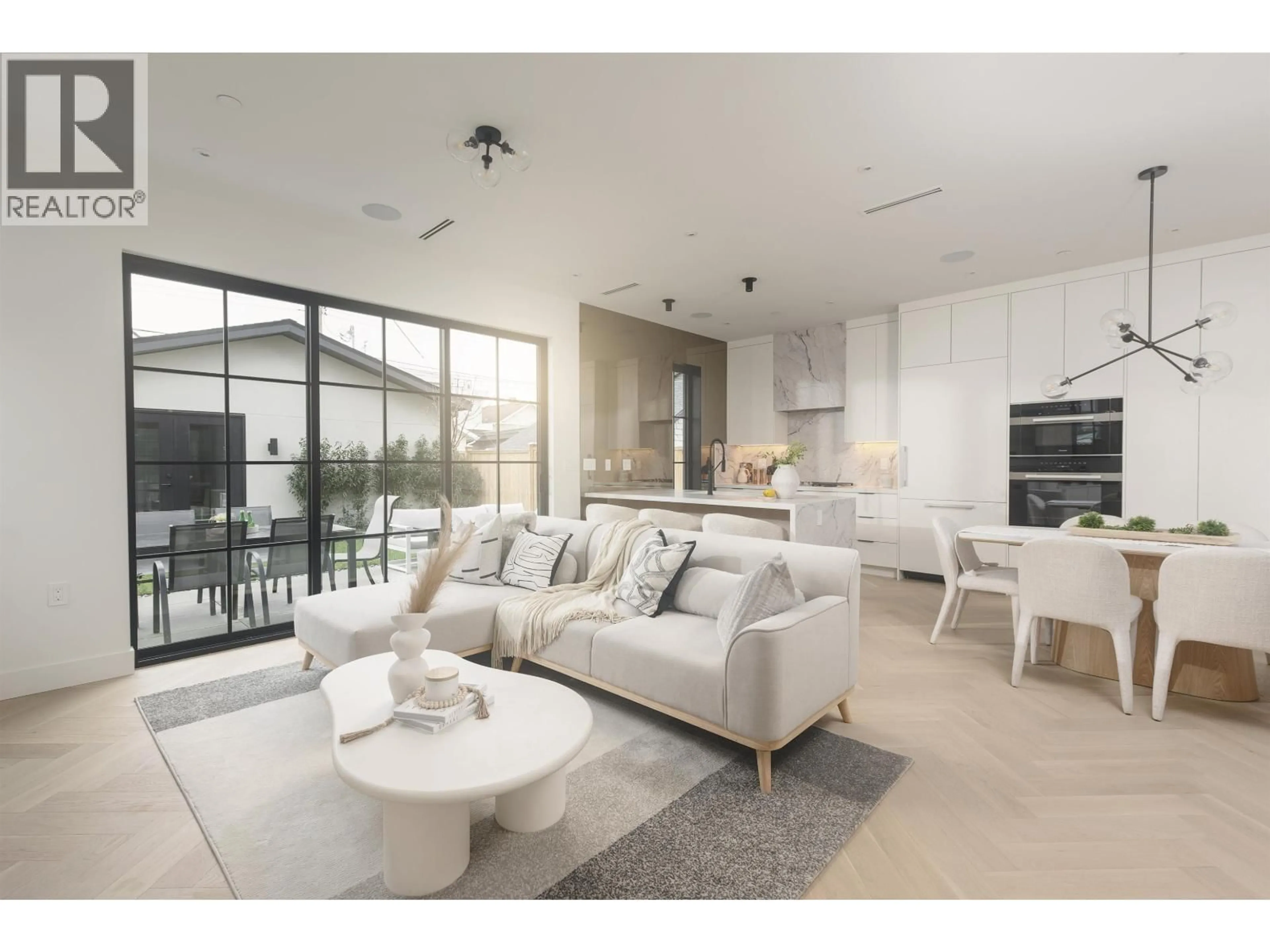 Living room with furniture, unknown for 2 - 240 37TH AVENUE, Vancouver British Columbia V5W1E6