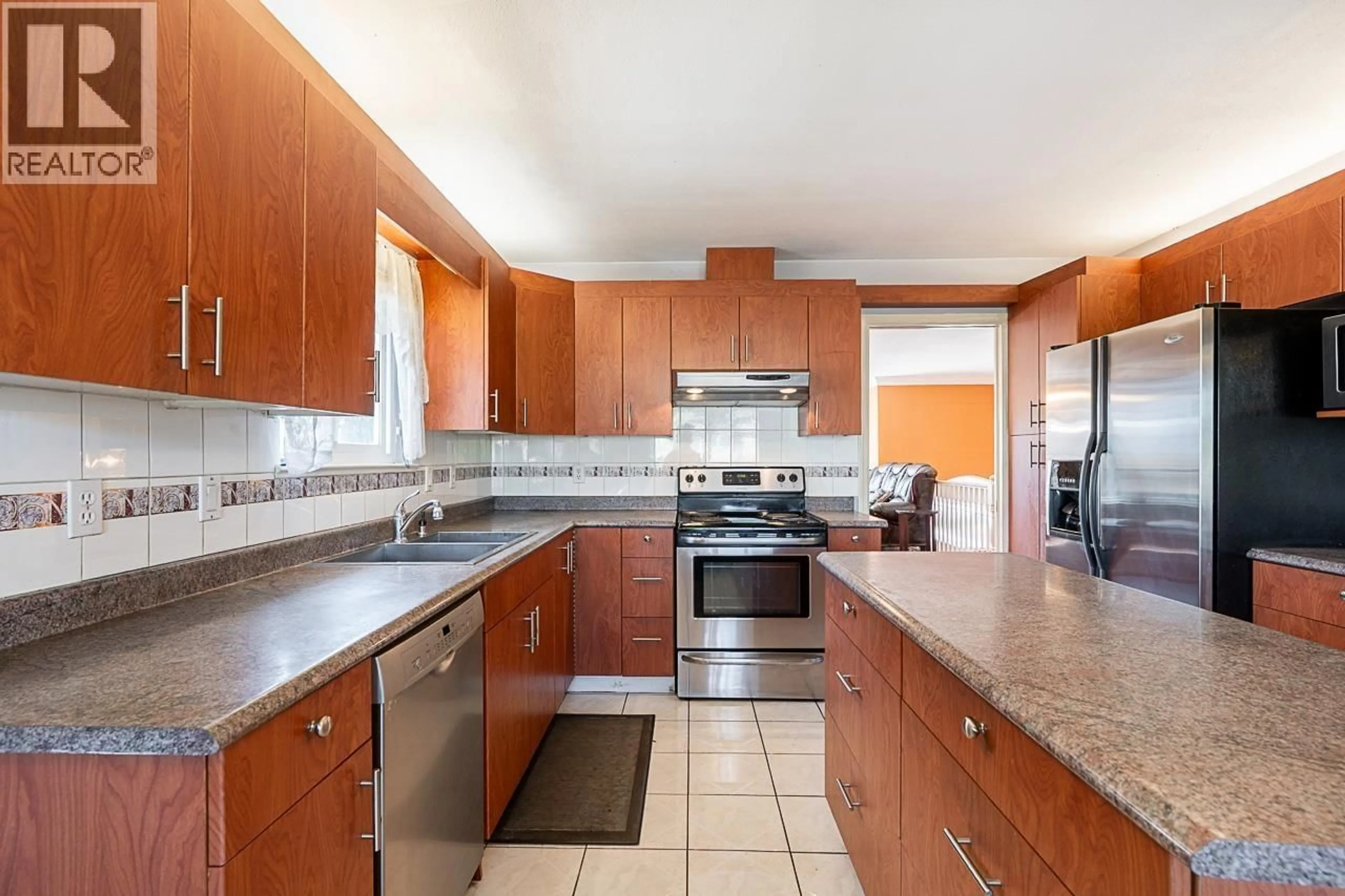 Unknown for 7865 16TH AVENUE, Burnaby British Columbia V3N1R2