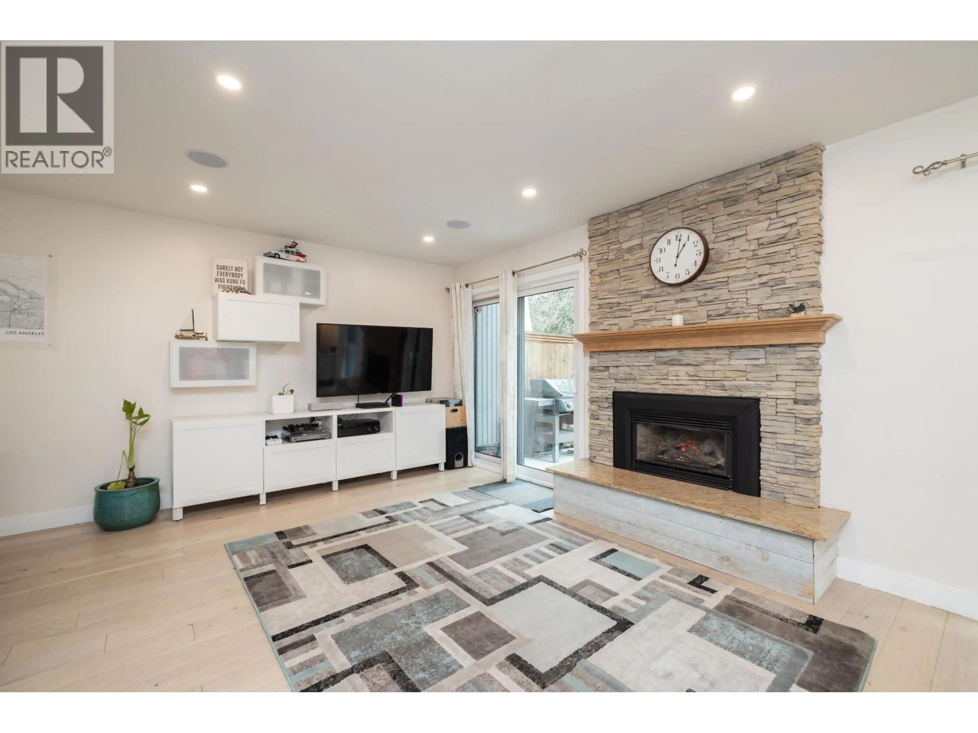 Unknown for 3 - 5600 LADNER TRUNK ROAD, Delta British Columbia V4K1X4