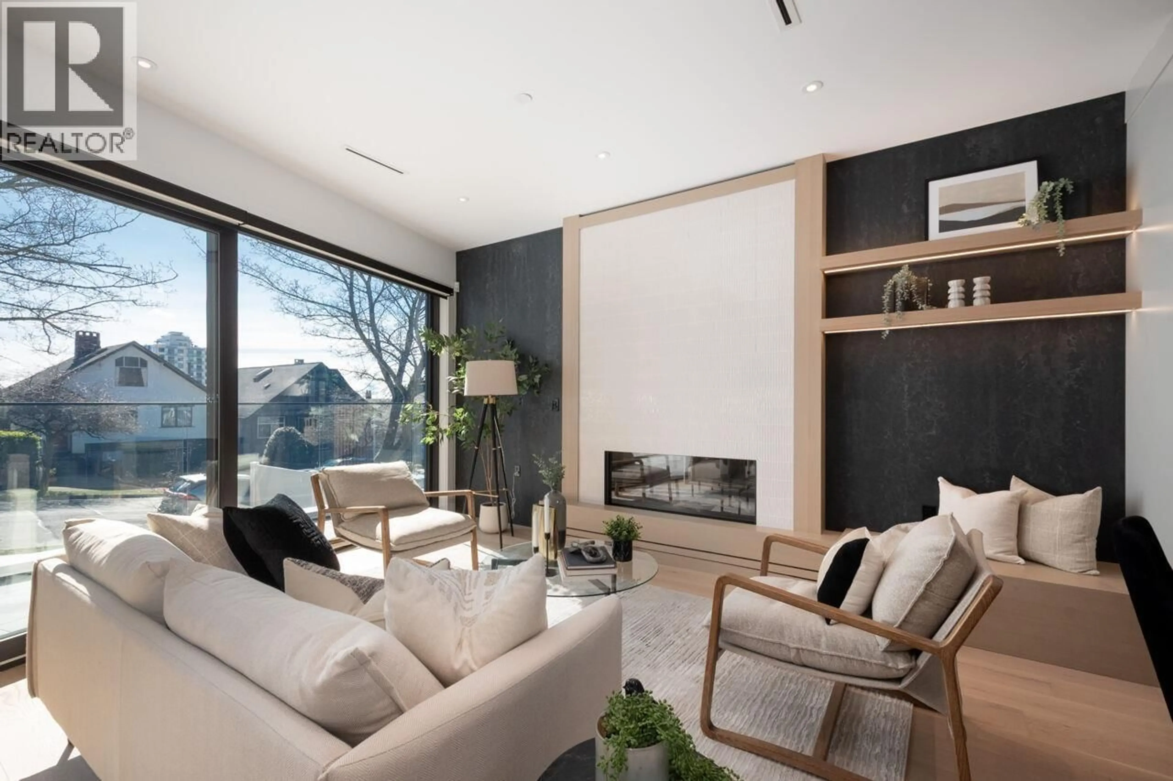 Living room with furniture, unknown for 3679 PANDORA STREET, Vancouver British Columbia V5K1X1