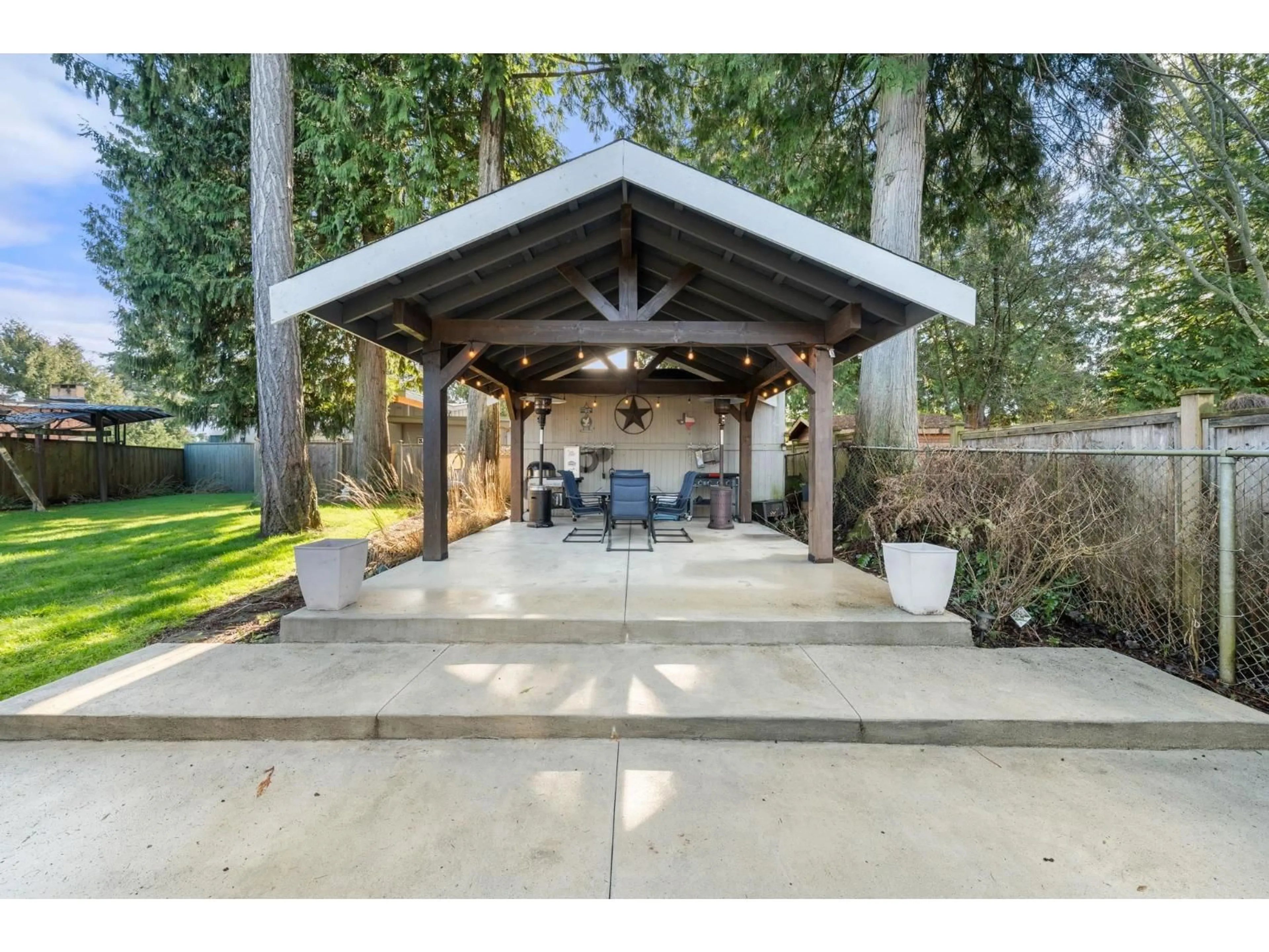 Patio, street for 20722 46A AVENUE, Langley British Columbia V3A3J9