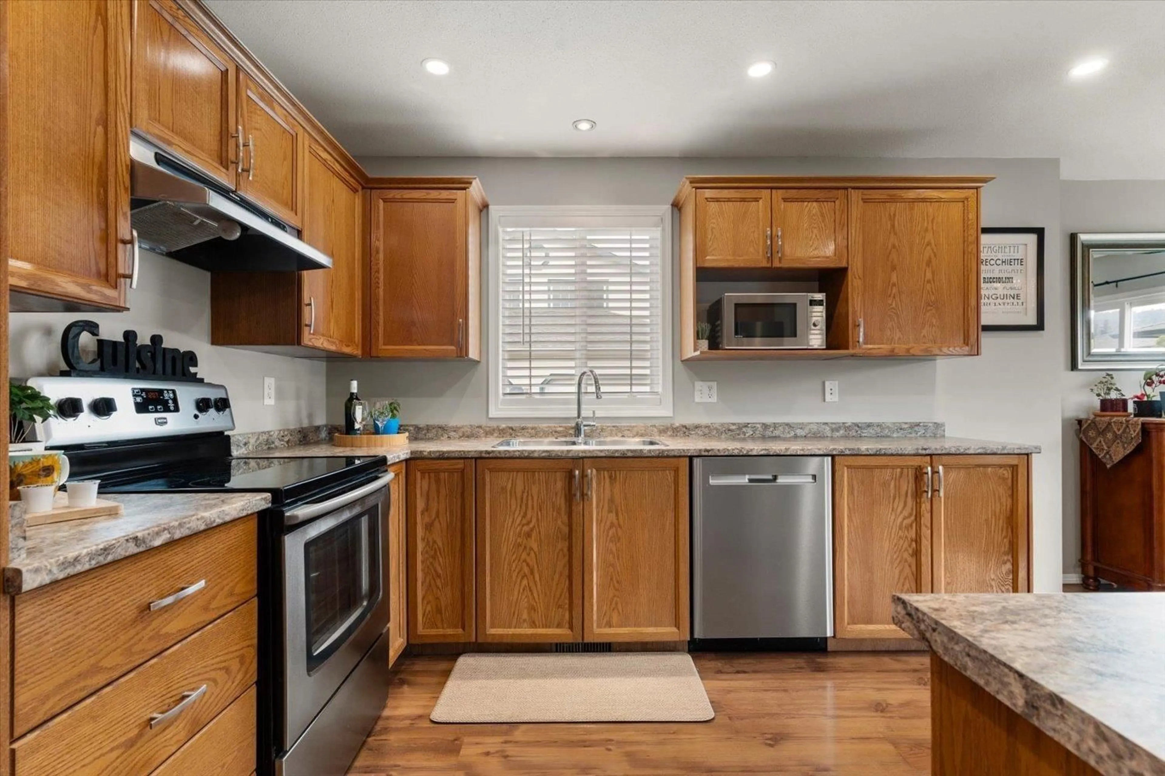 Standard kitchen, unknown for 23 - 6434 VEDDER ROAD, Chilliwack British Columbia V2R3V7