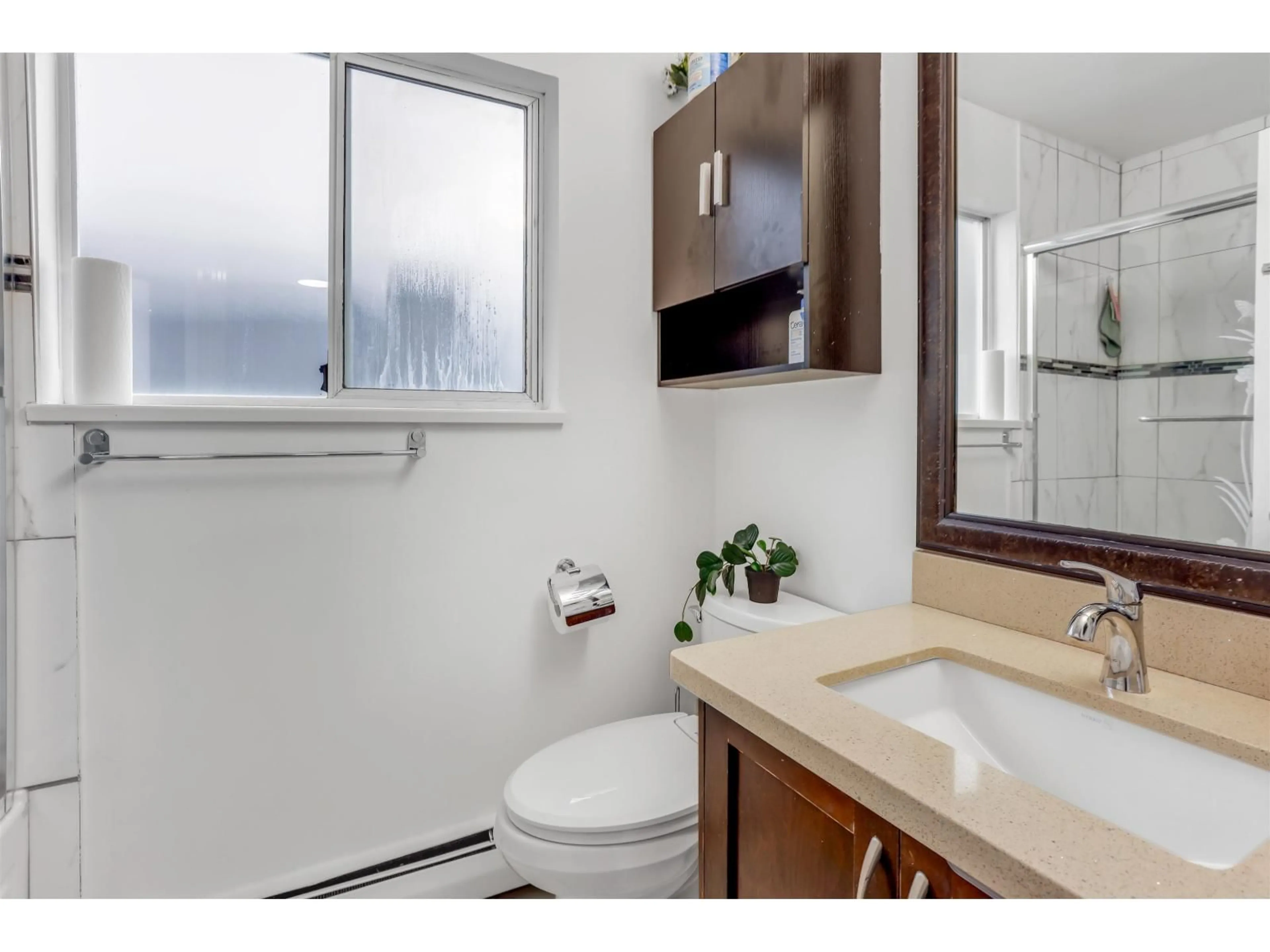 Standard bathroom, unknown for 8502 148 STREET, Surrey British Columbia V3S3G4