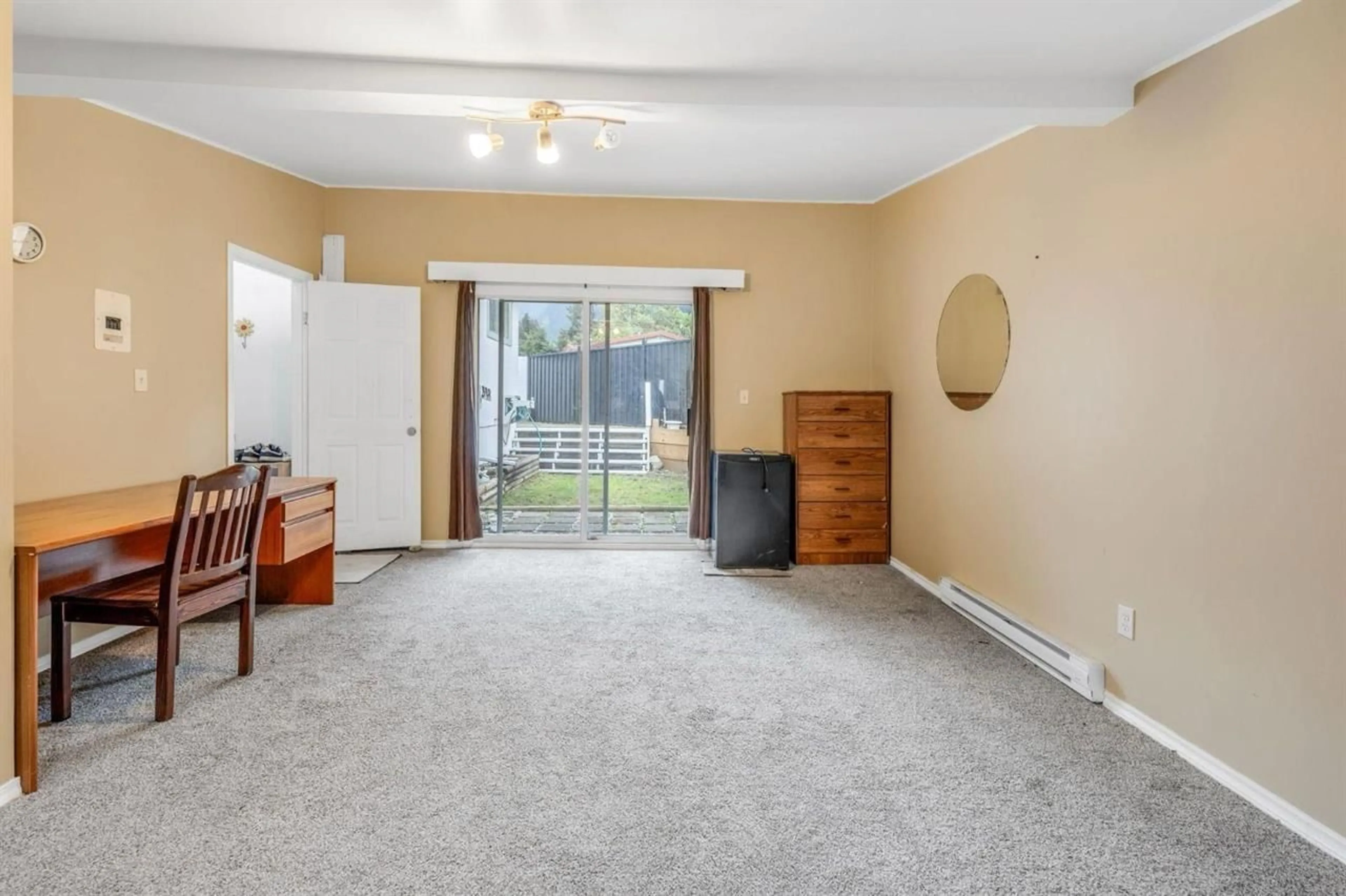 A pic of a room for 776 7TH AVENUE, Hope British Columbia V0X1L4