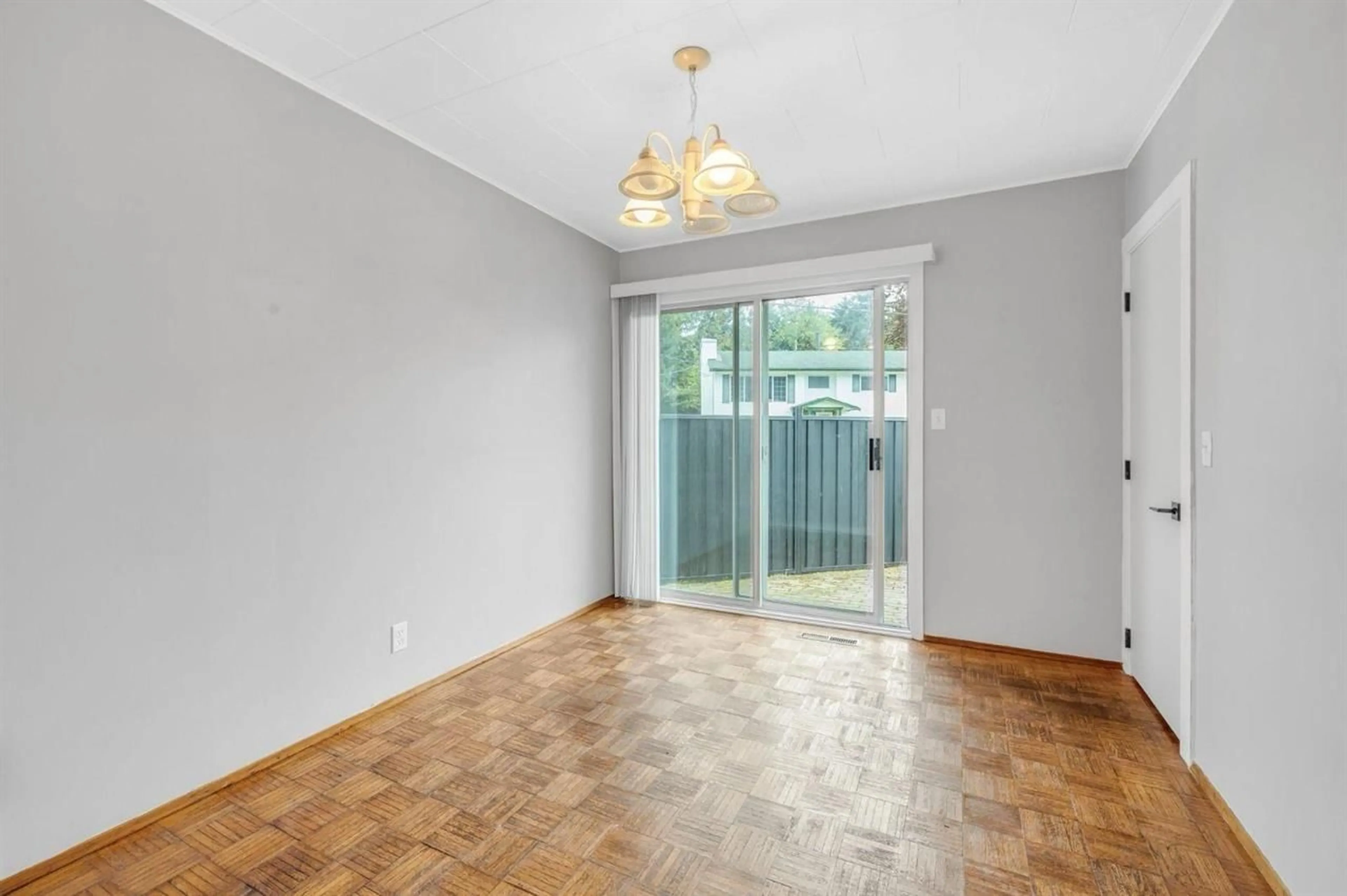 A pic of a room for 776 7TH AVENUE, Hope British Columbia V0X1L4