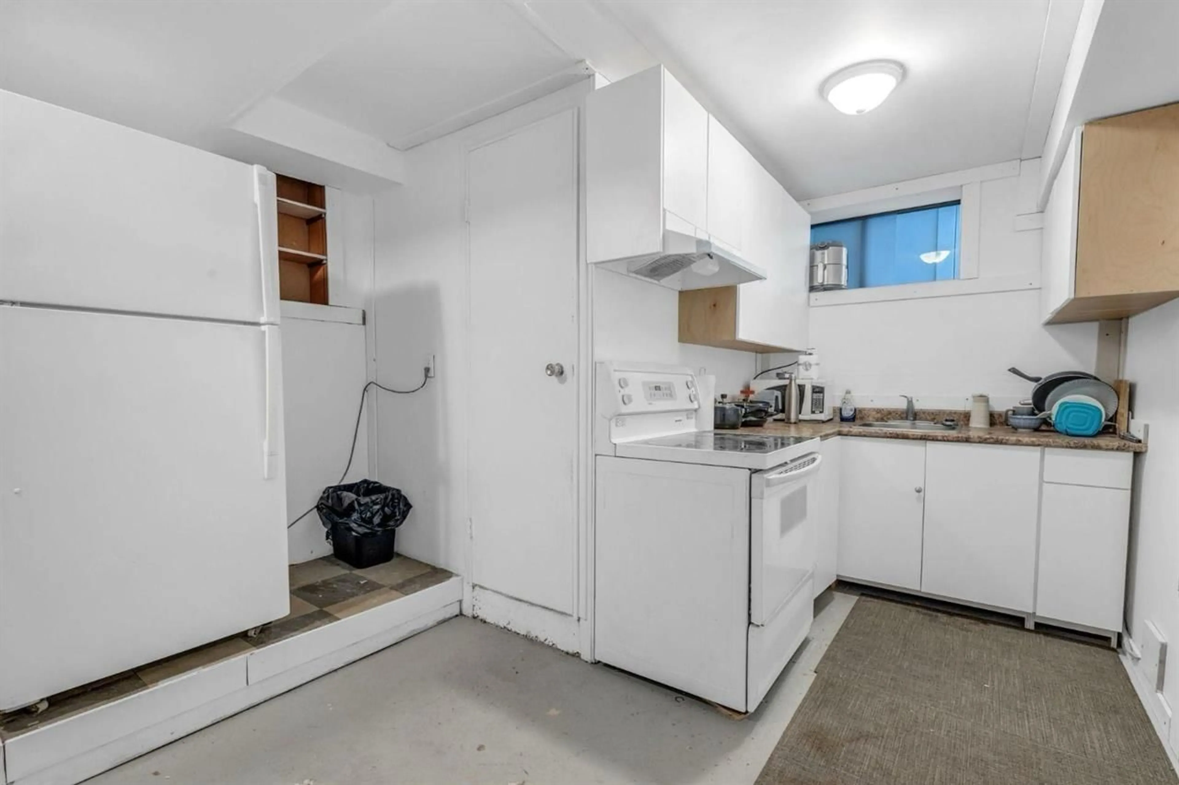 Standard kitchen, unknown for 776 7TH AVENUE, Hope British Columbia V0X1L4