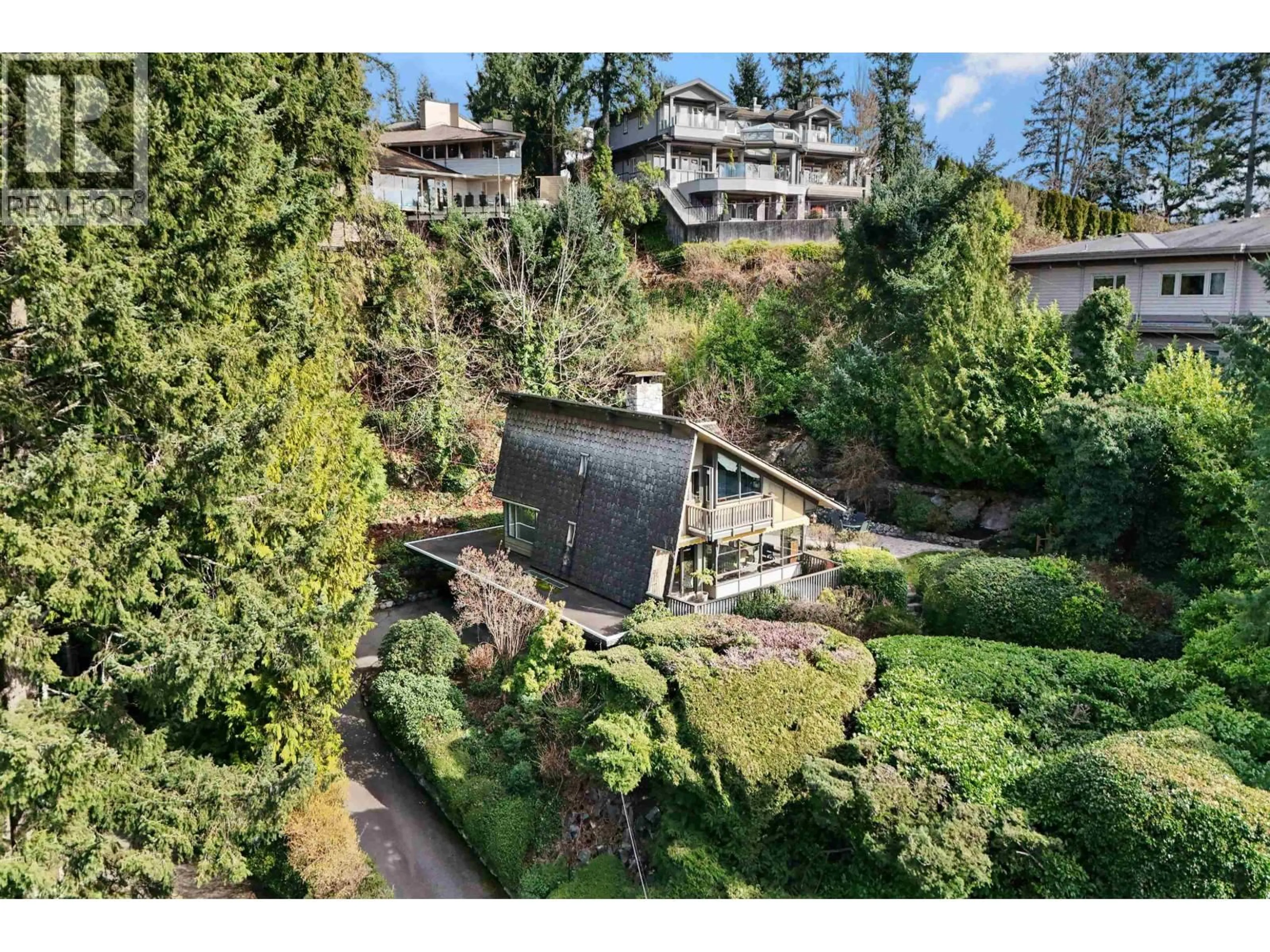 A pic from outside/outdoor area/front of a property/back of a property/a pic from drone, unknown for 6035 EAGLERIDGE DRIVE, West Vancouver British Columbia V7W1W7
