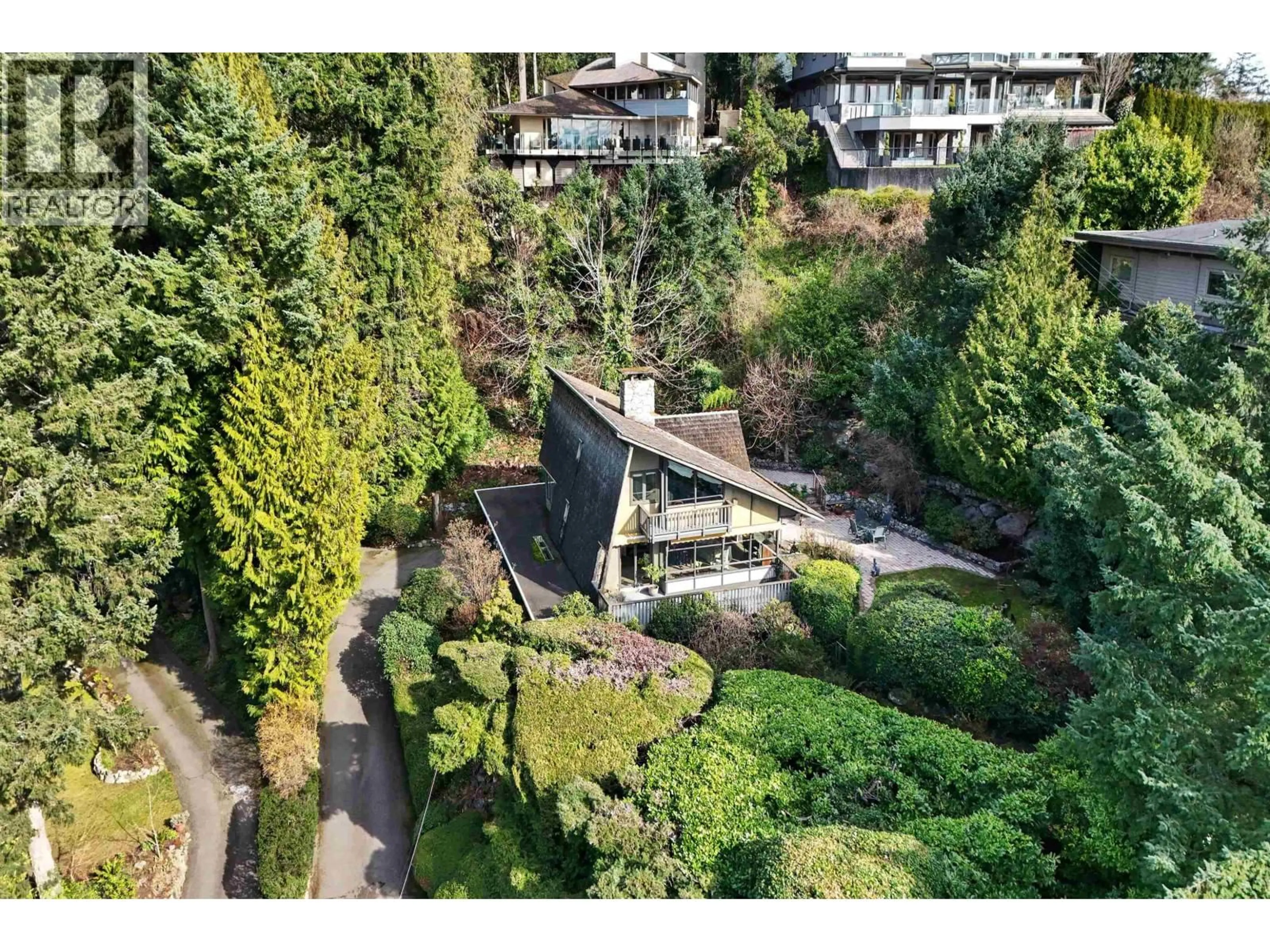 A pic from outside/outdoor area/front of a property/back of a property/a pic from drone, unknown for 6035 EAGLERIDGE DRIVE, West Vancouver British Columbia V7W1W7
