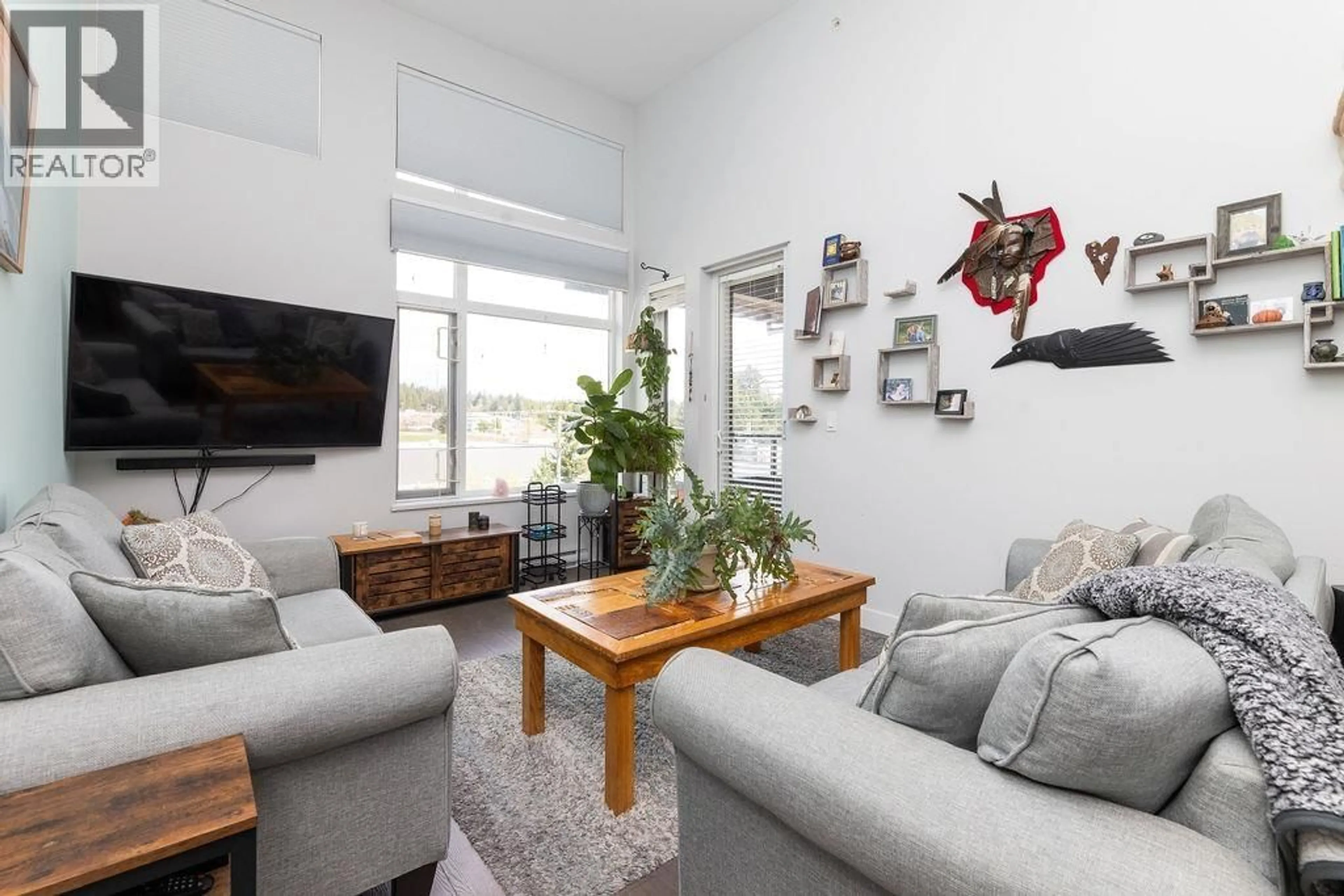 Living room with furniture, unknown for 404 - 875 GIBSONS WAY, Gibsons British Columbia V0N1V0