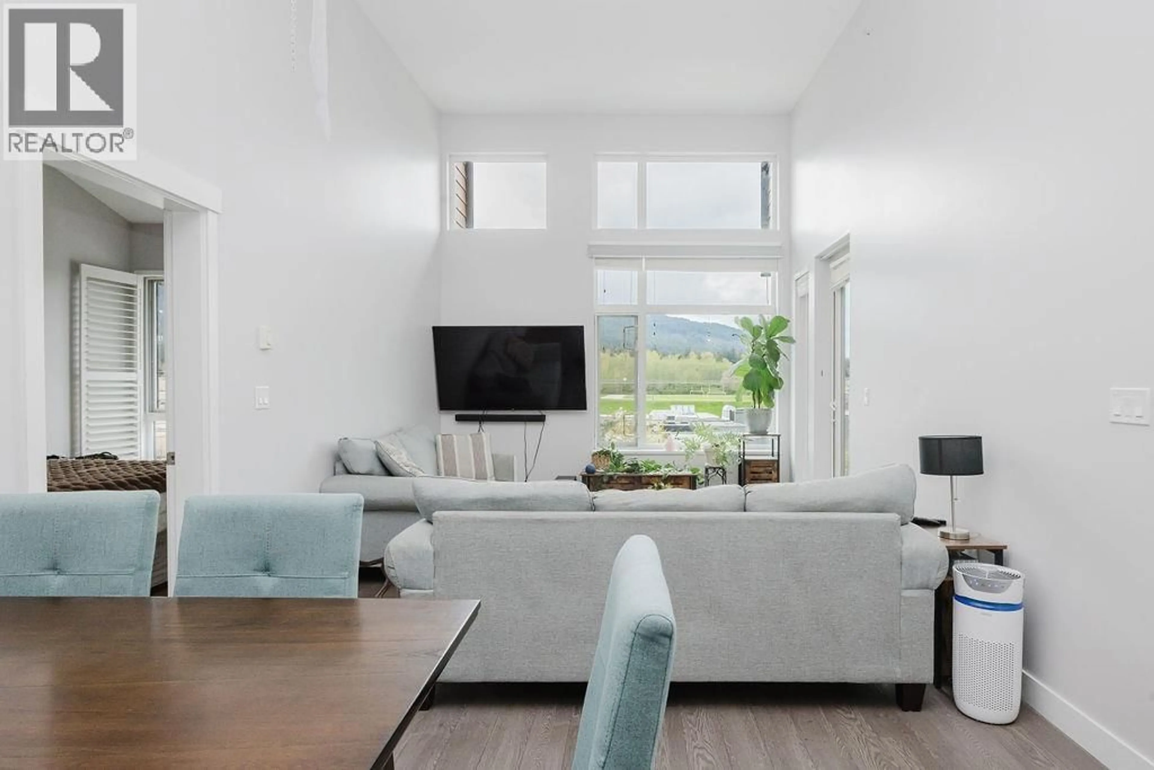 Living room with furniture, unknown for 404 - 875 GIBSONS WAY, Gibsons British Columbia V0N1V0