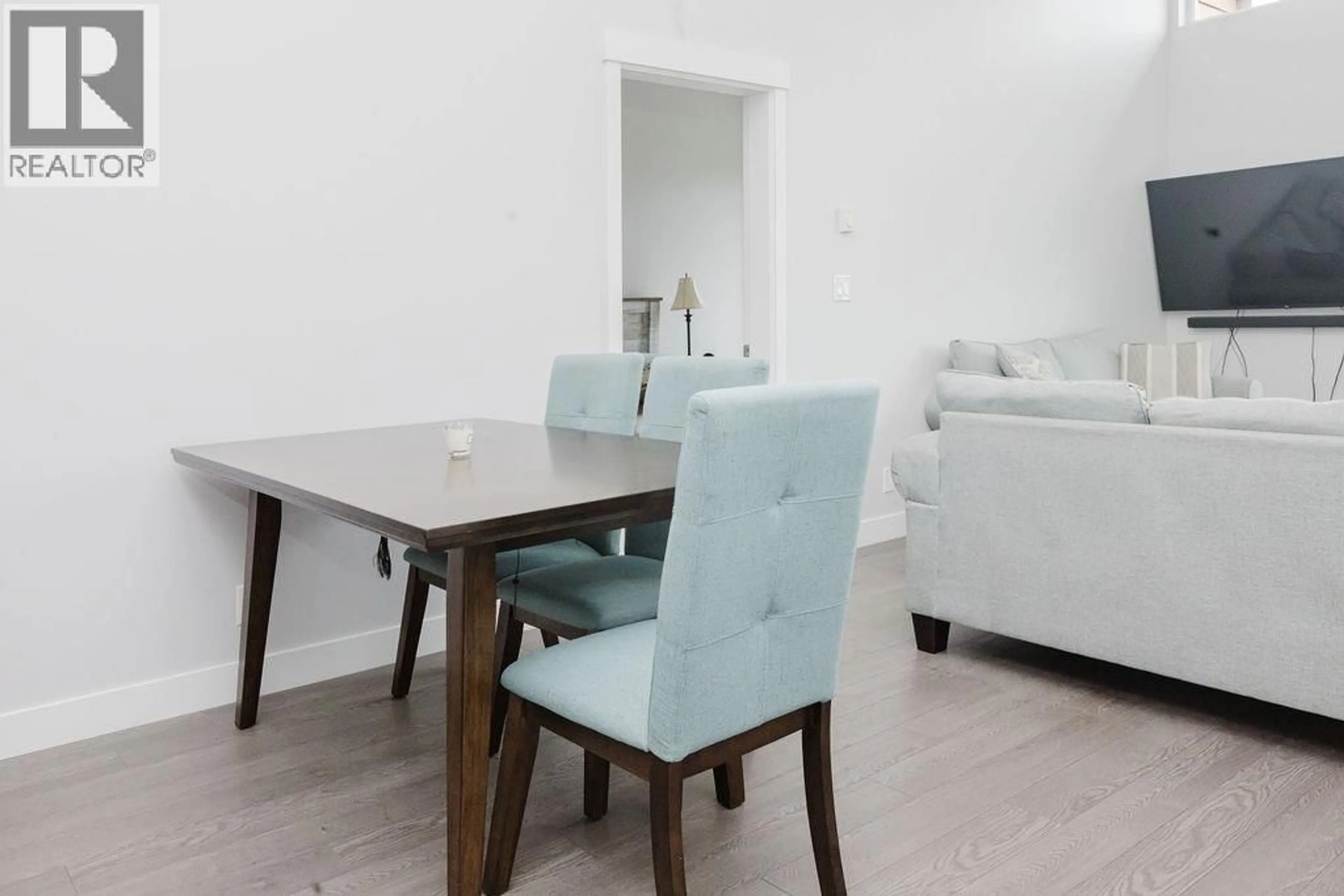 A pic of a room for 404 - 875 GIBSONS WAY, Gibsons British Columbia V0N1V0