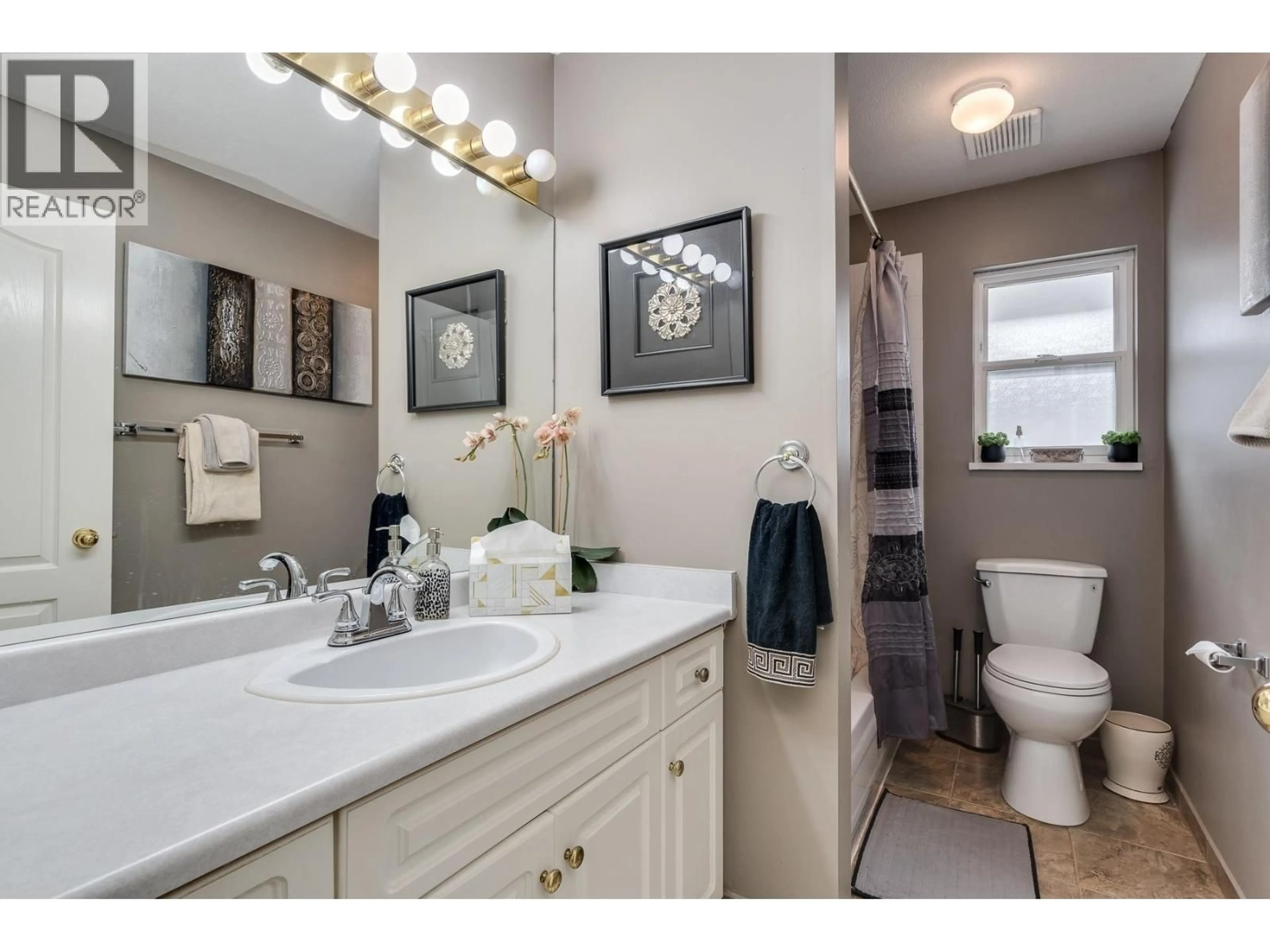 Standard bathroom, ceramic/tile floor for 3156 JERVIS STREET, Port Coquitlam British Columbia V3C3H7