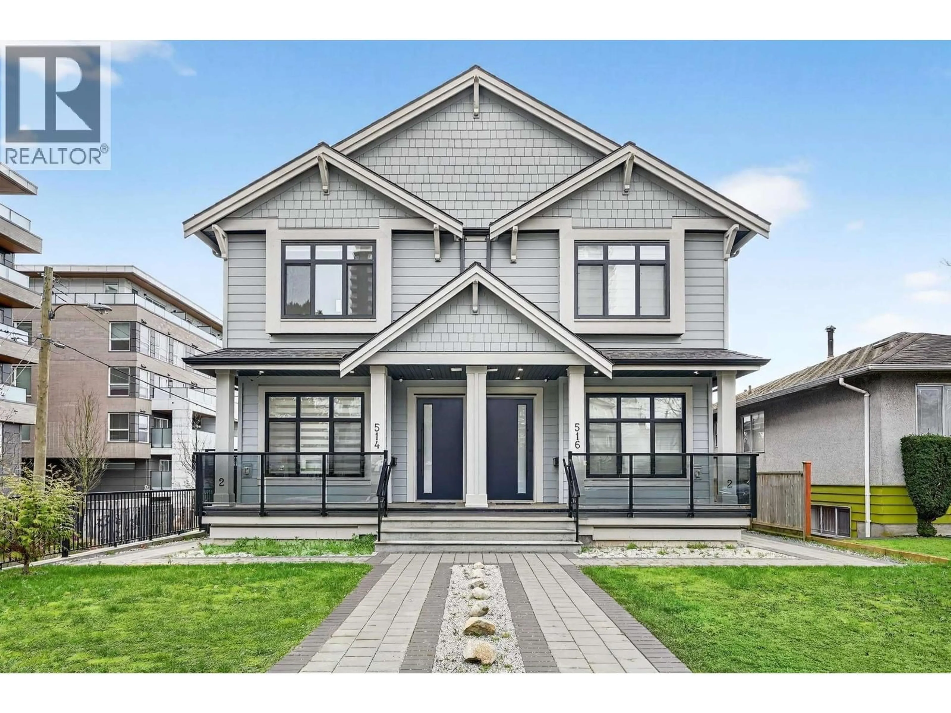 Home with vinyl exterior material, street for 516 60TH AVENUE, Vancouver British Columbia V6P1Z7