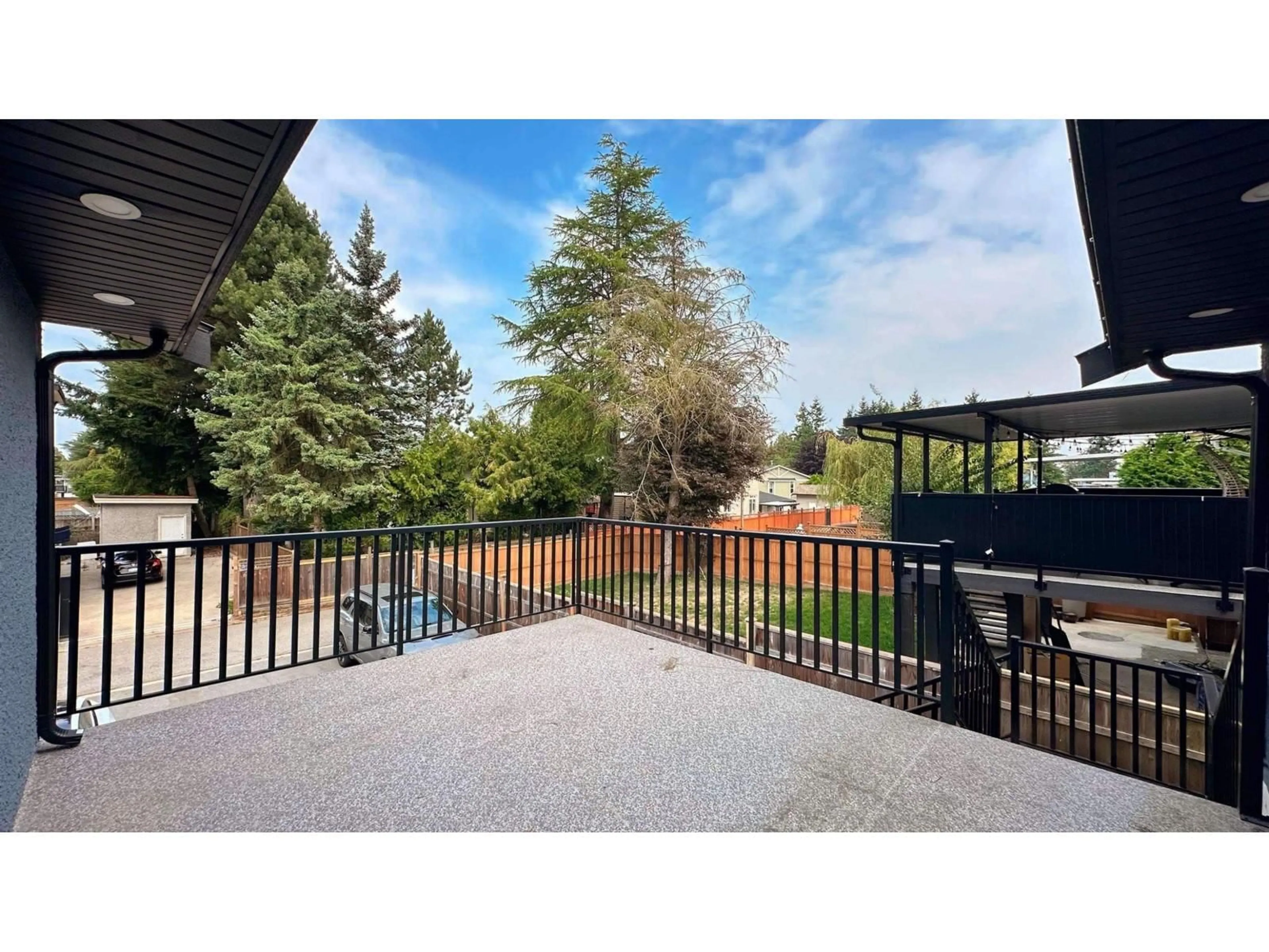 Patio, unknown for 13017 64 AVENUE, Surrey British Columbia V3W1X8
