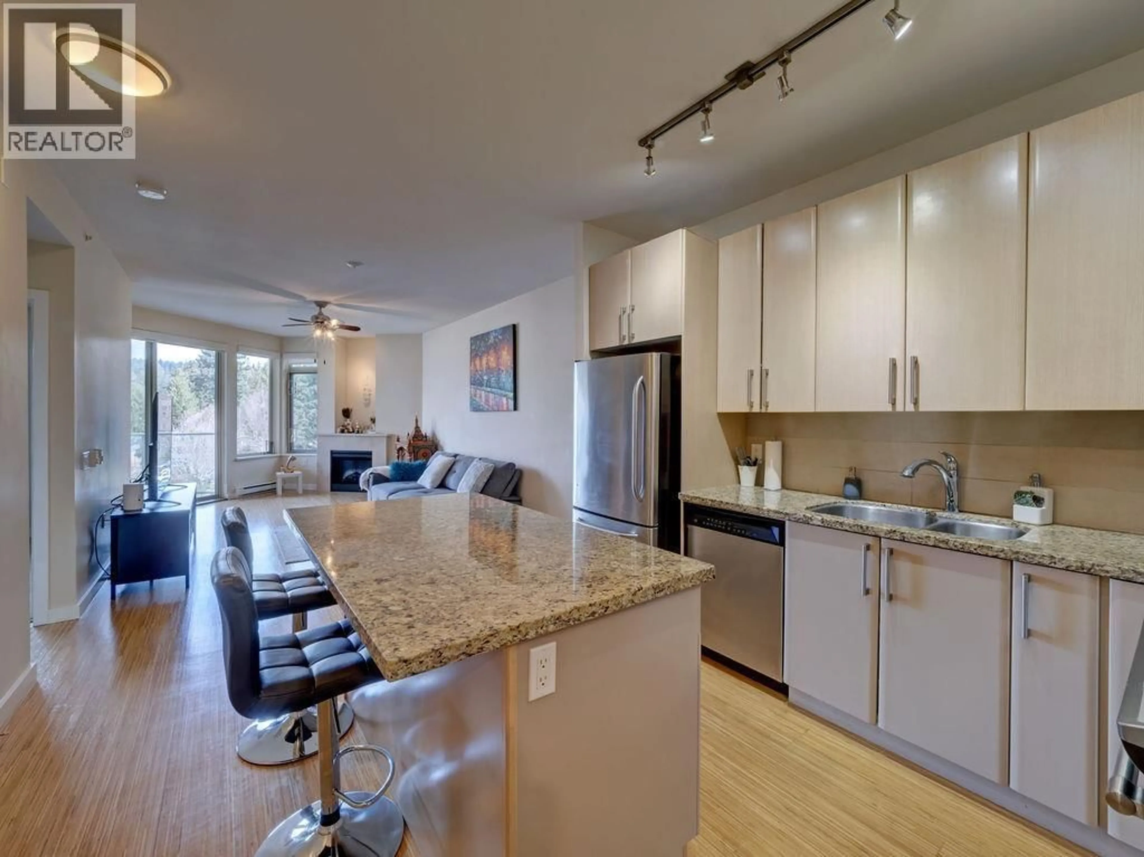Open concept kitchen, unknown for 360 - 5160 DAVIS BAY ROAD, Sechelt British Columbia V7Z0H3