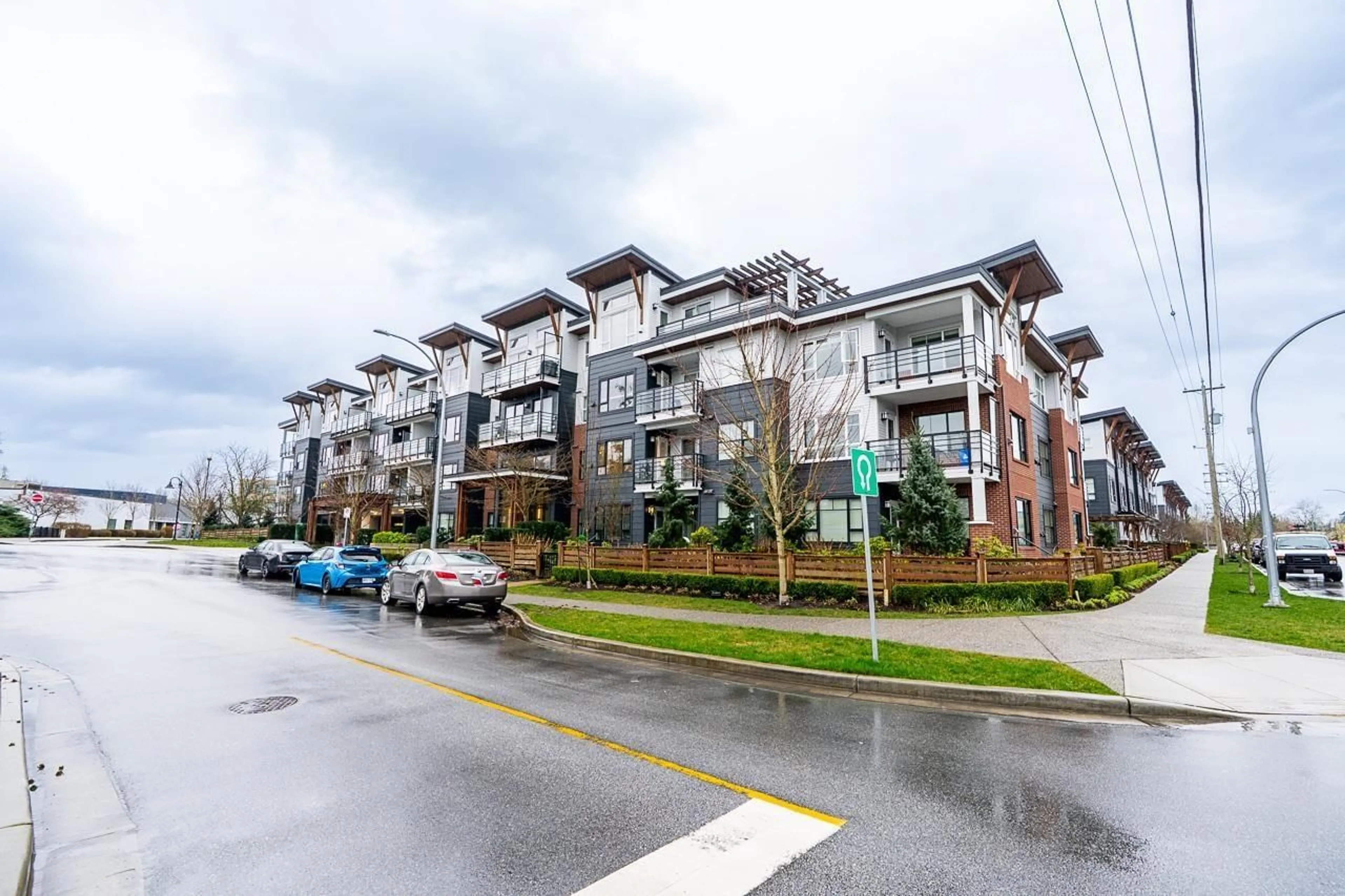 Unknown for 204 - 22136 49 AVENUE, Langley British Columbia V3A0M8