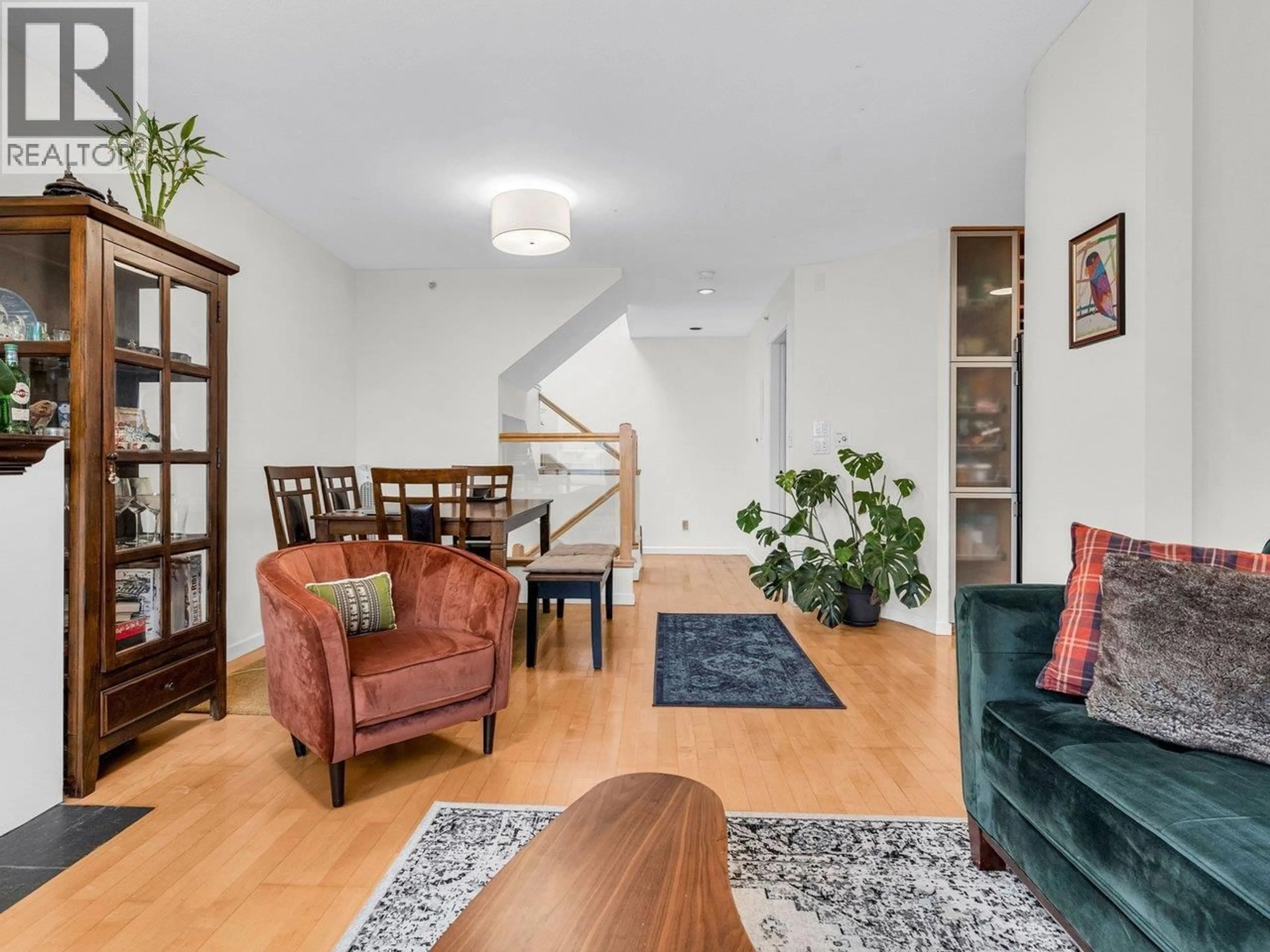 Living room with furniture, unknown for 102 - 3349 DUNBAR STREET, Vancouver British Columbia V6S2B9