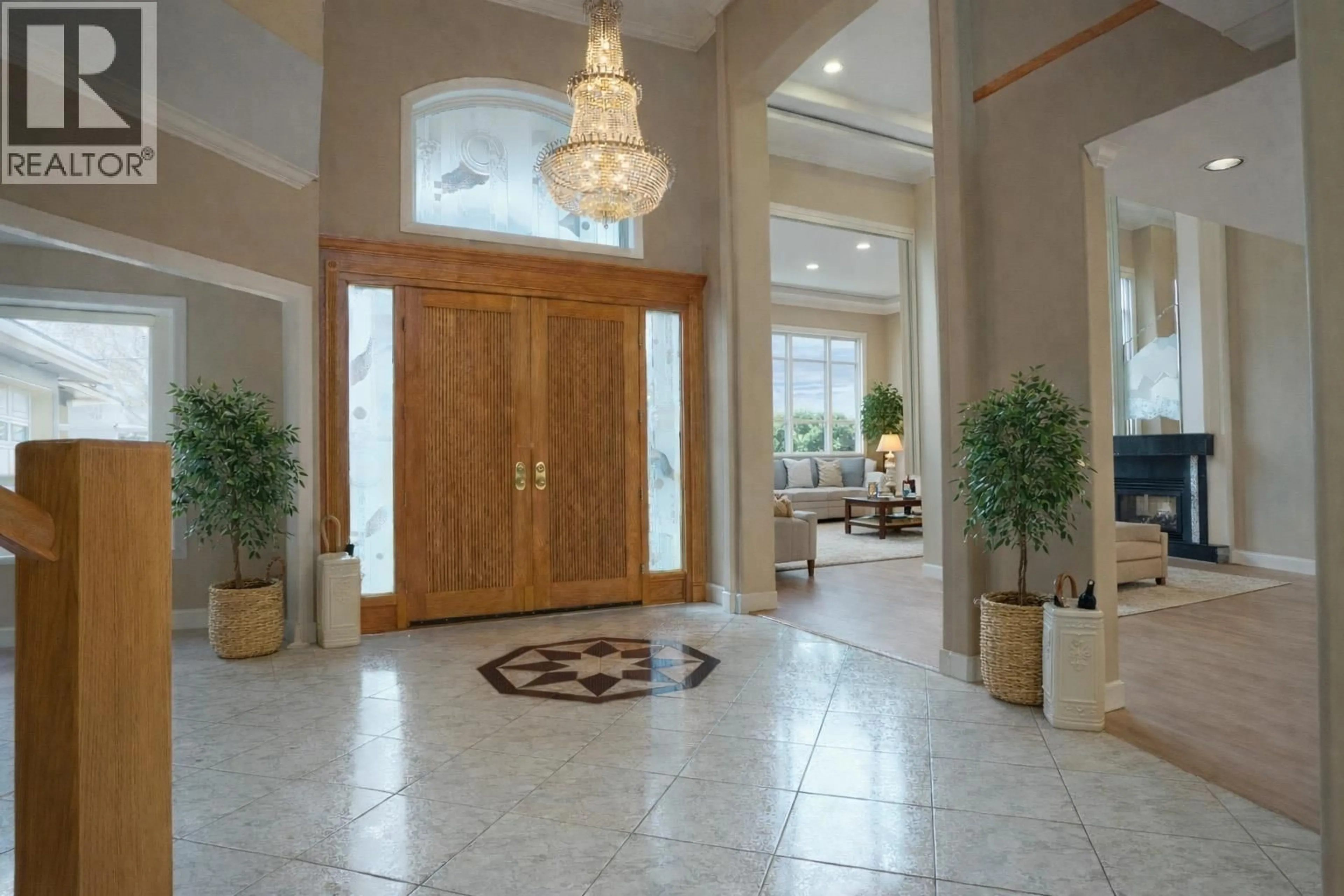 Indoor foyer for 9128 DIAMOND ROAD, Richmond British Columbia V7E1P3